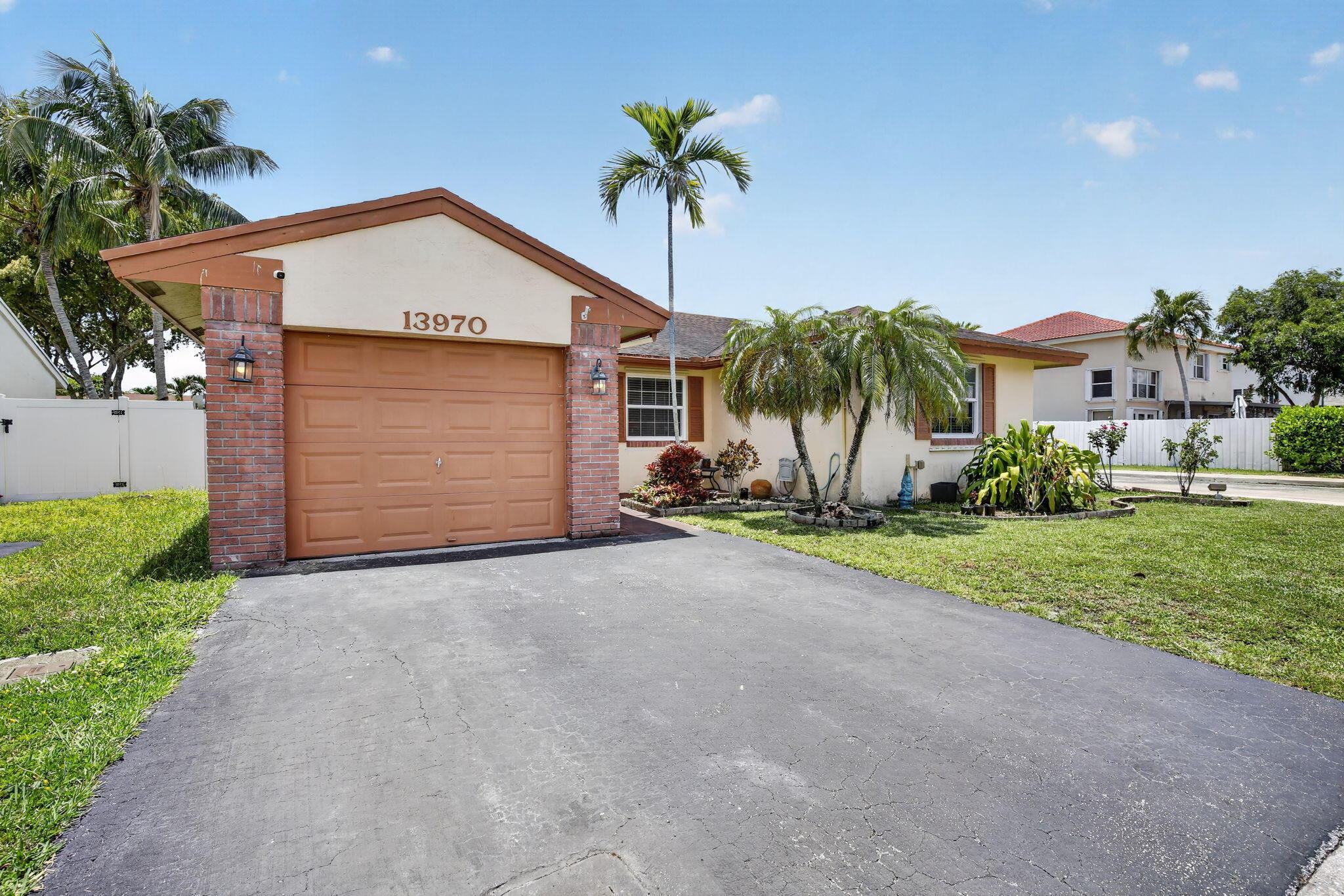 13970 Oaklawn Place, Davie, FL 33325, Davie