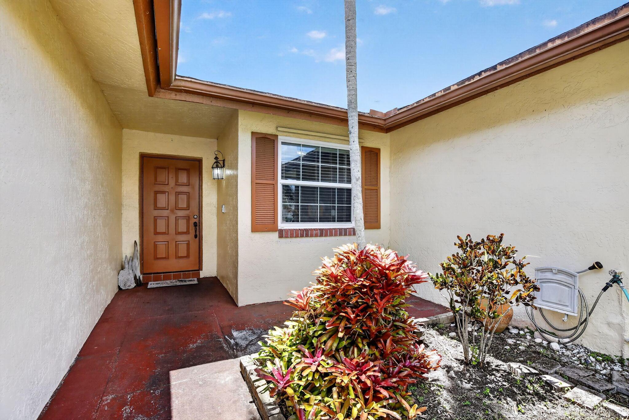 13970 Oaklawn Place, Davie, FL 33325, Davie - Photo 5