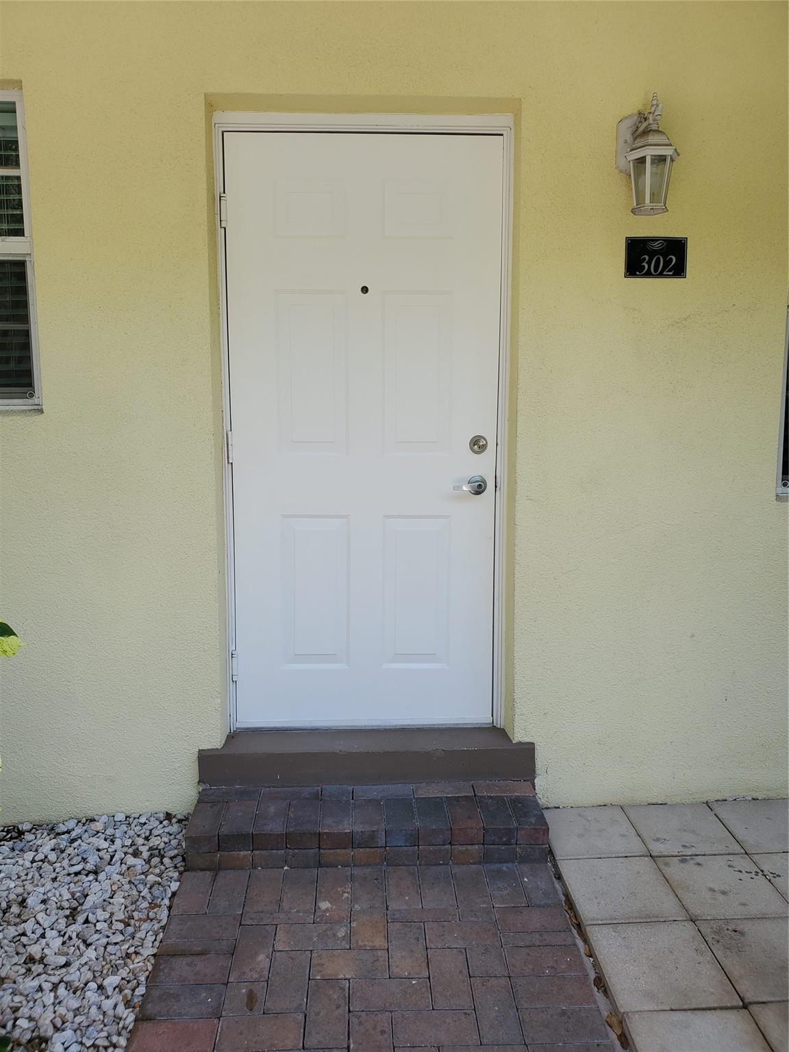2660 NE 8th Avenue 302, Wilton Manors, FL 33334, Wilton Manors - Photo 2