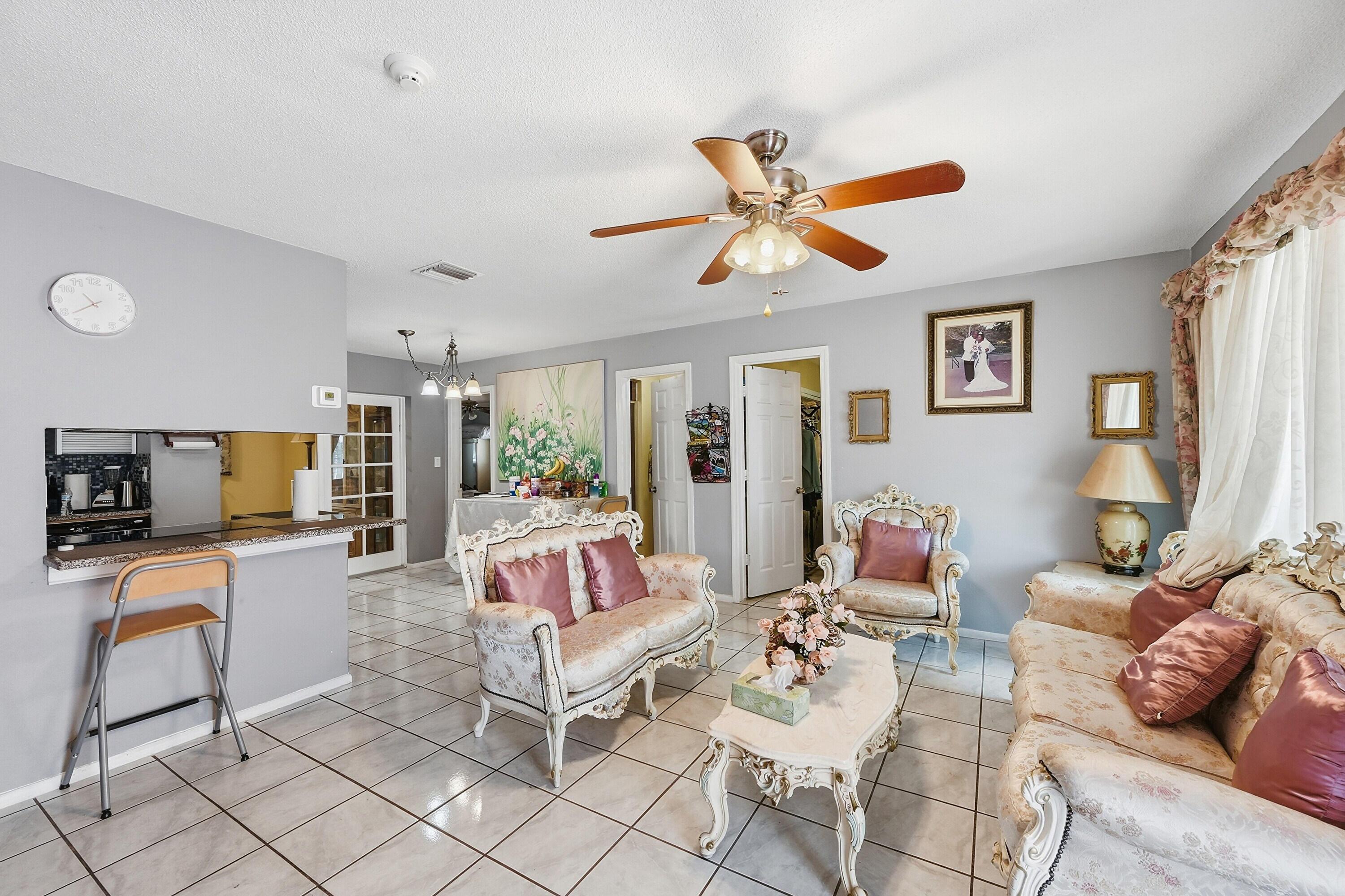 4513 NW 49th Street, Tamarac, FL 33319, Tamarac - Photo 4
