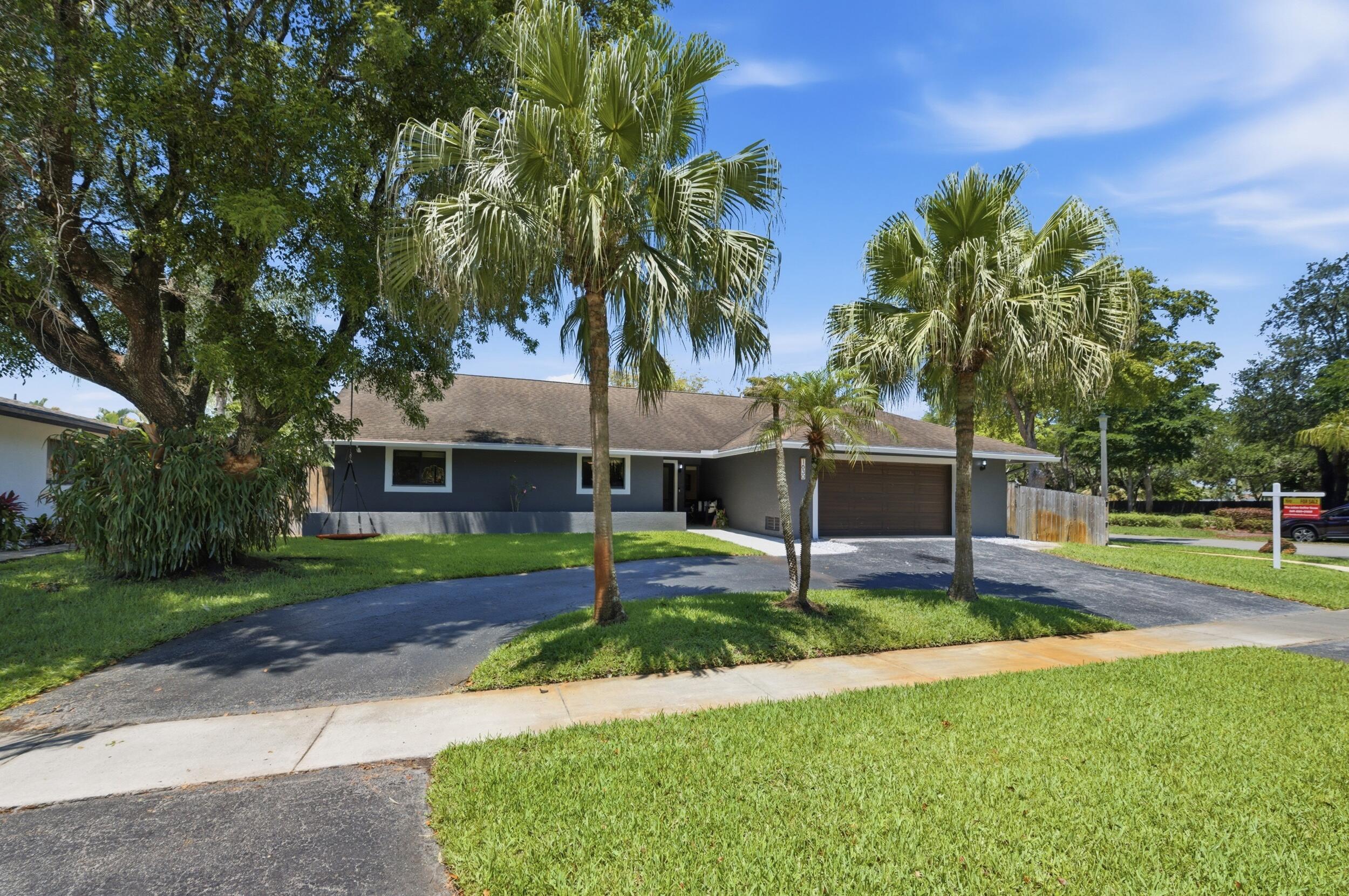 1630 NW 118th Avenue, Pembroke Pines, FL 33026, Pembroke Pines - Photo 3
