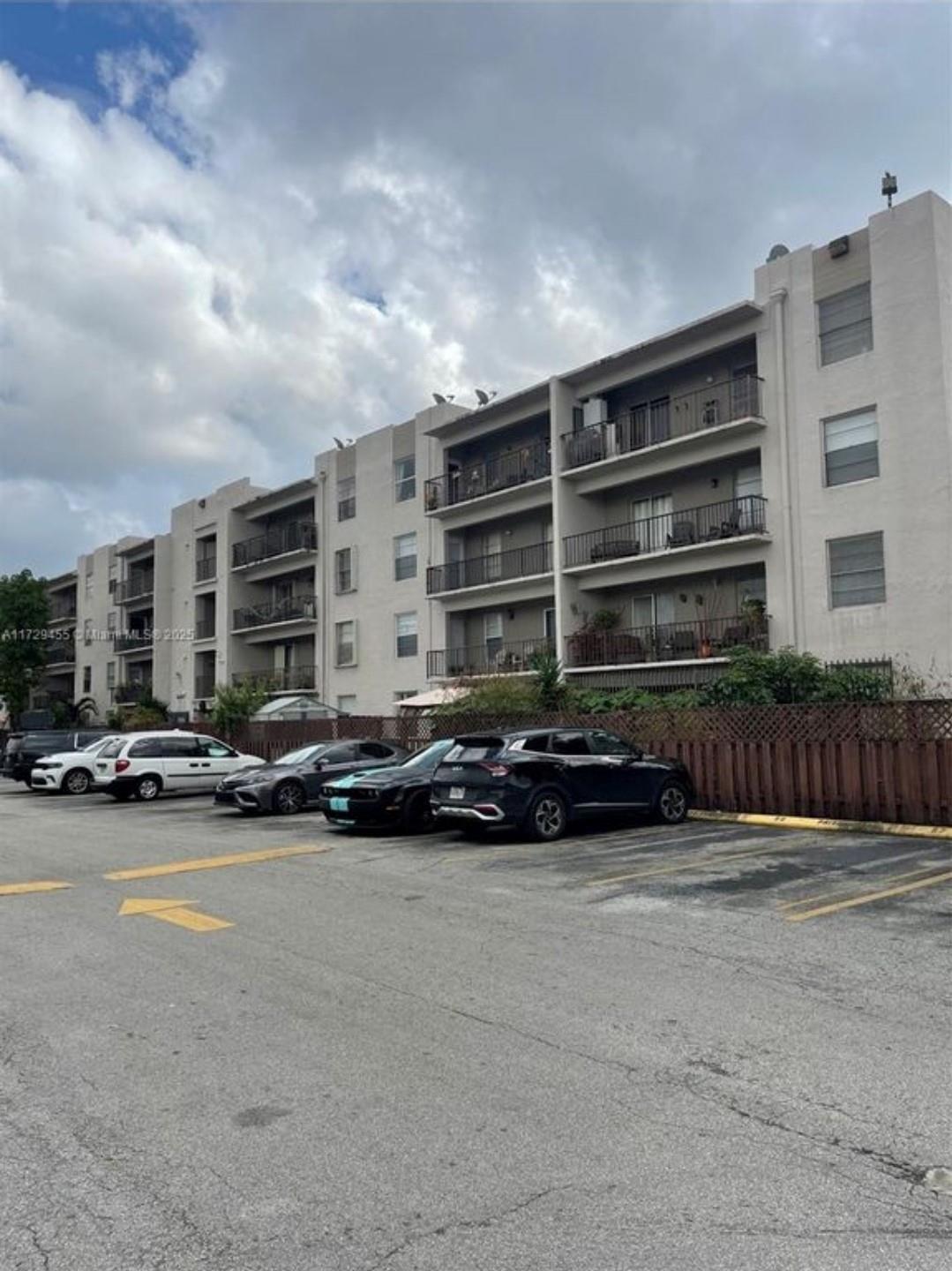 5665 W 20th Avenue 413, Hialeah, FL 33012, Hialeah - Photo 4