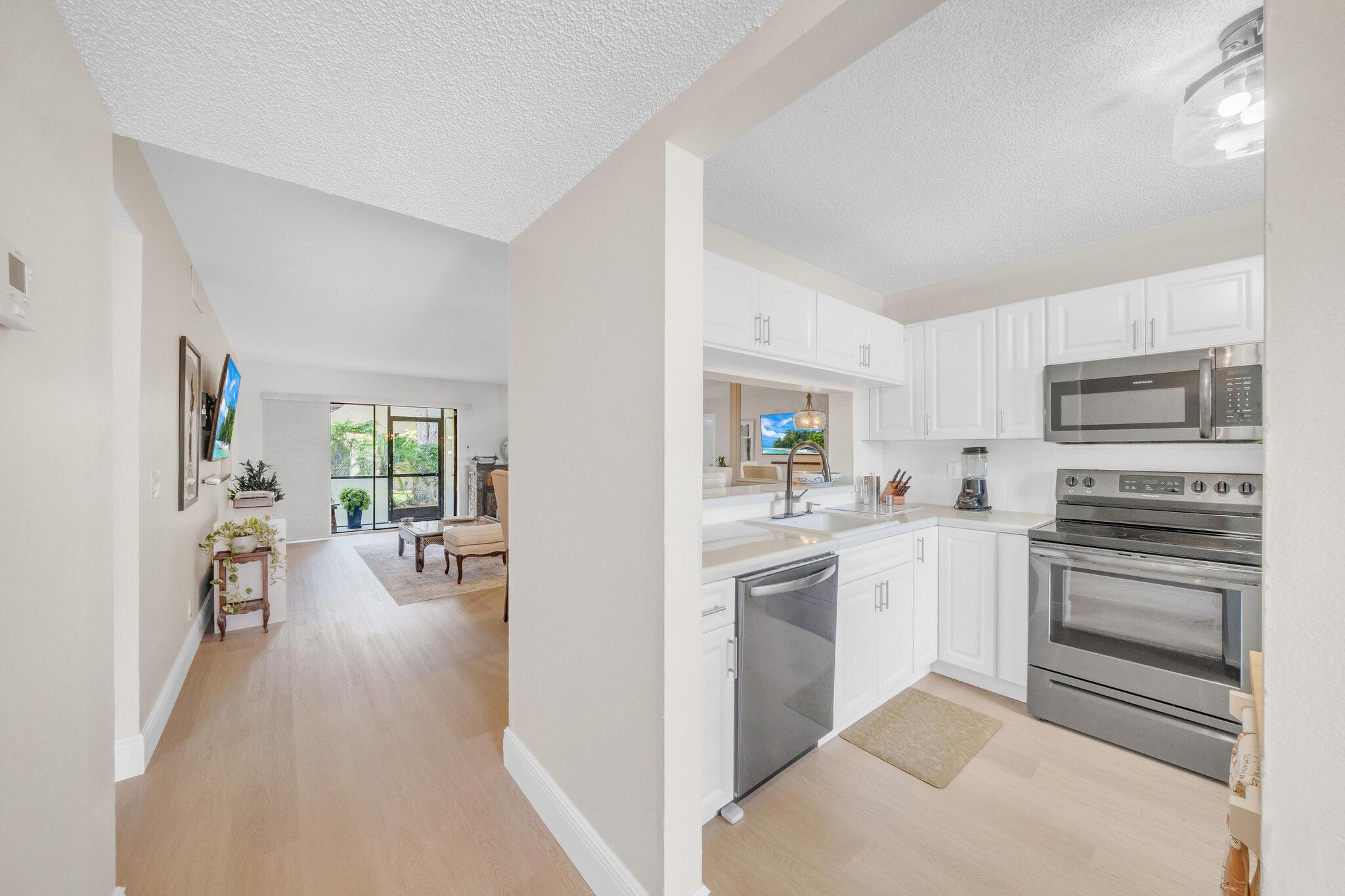 22136 Palms Way 103, Boca Raton, FL 33433, Boca Raton - Photo 4