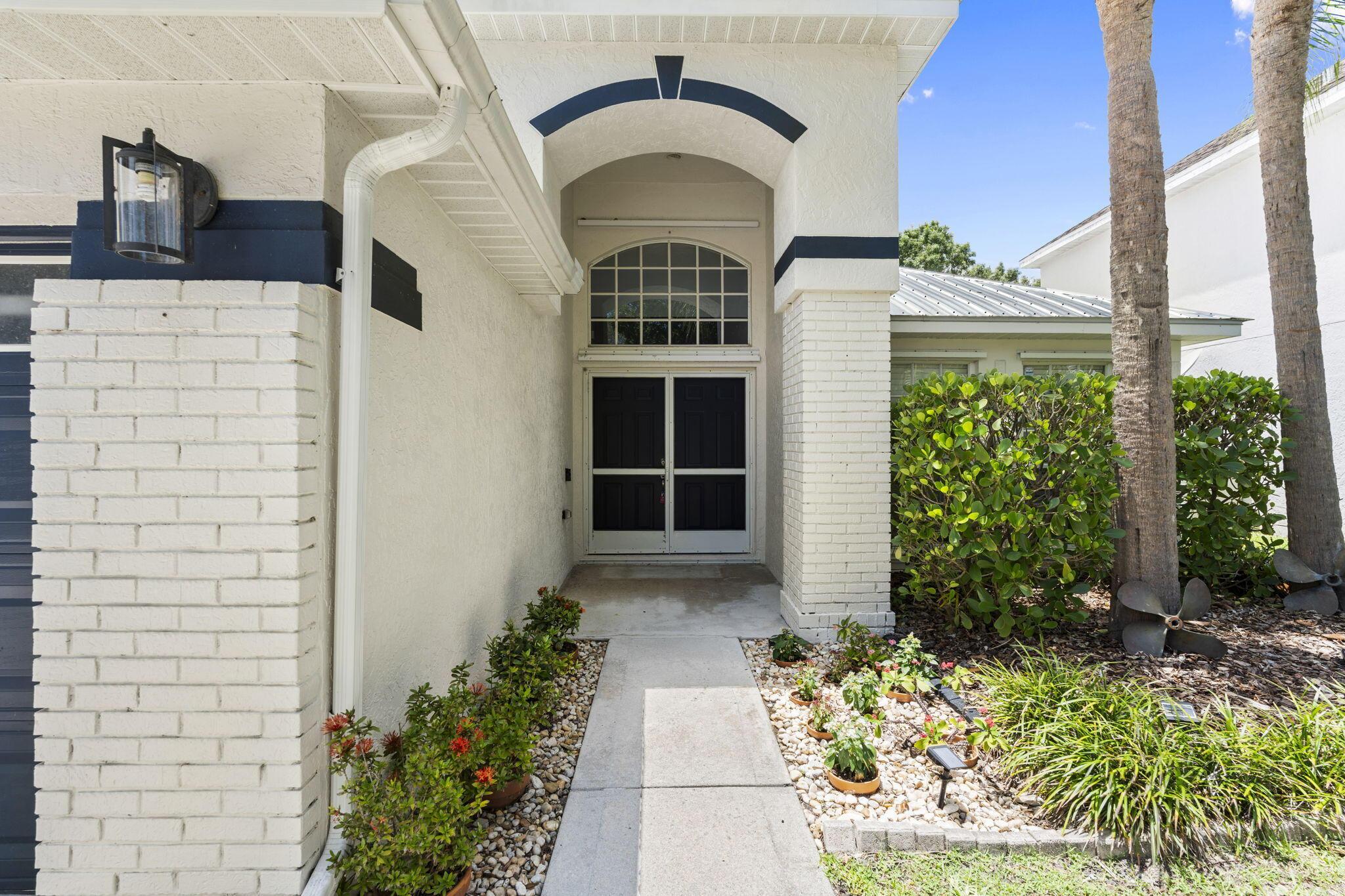 864 NW Waterlily Place, Jensen Beach, FL 34957, Jensen Beach - Photo 3