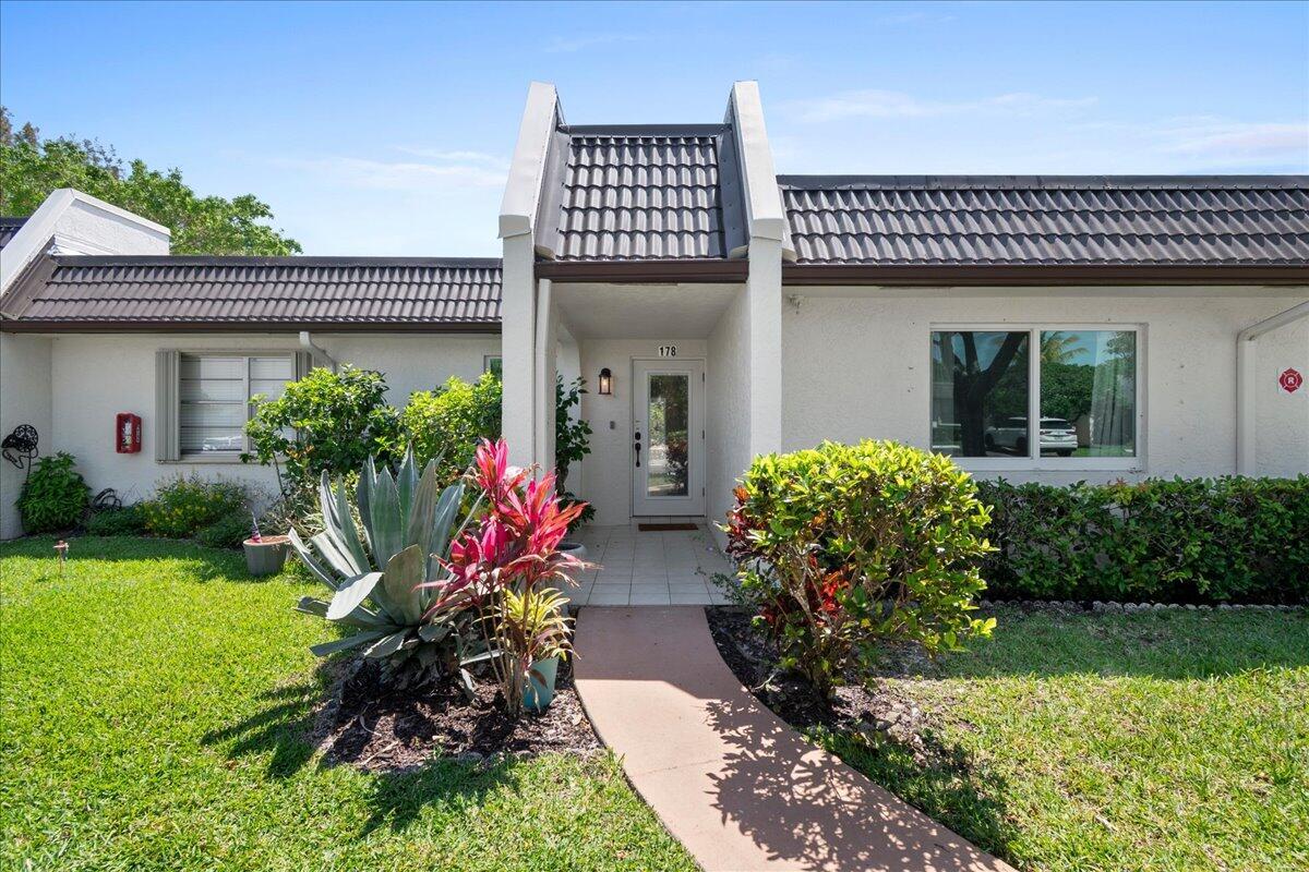 178 Lake Susan Lane, West Palm Beach, FL 33411, West Palm Beach - Photo 2