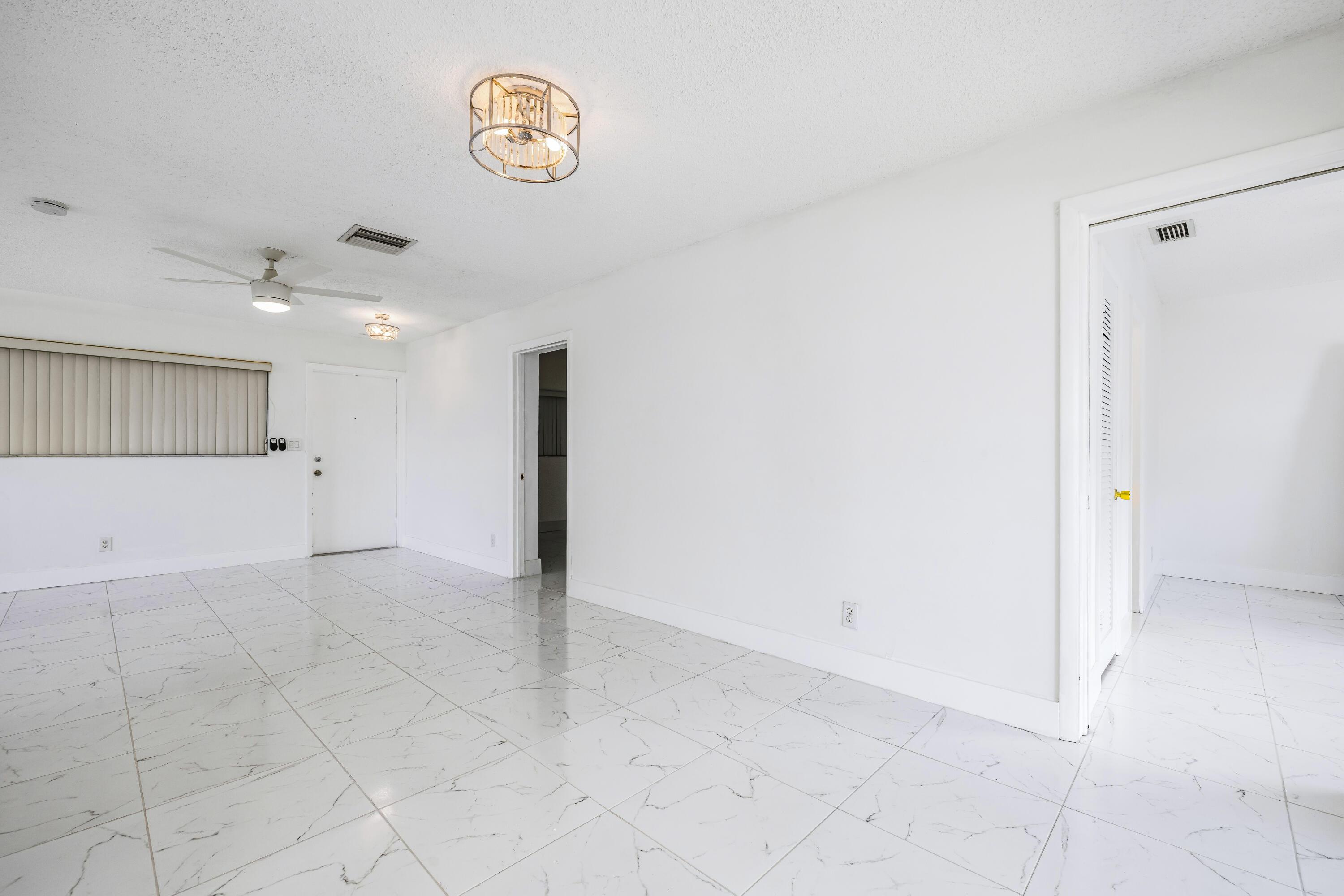 941 Crystal Lake Drive 207, Deerfield Beach, FL 33064, Deerfield Beach - Photo 3