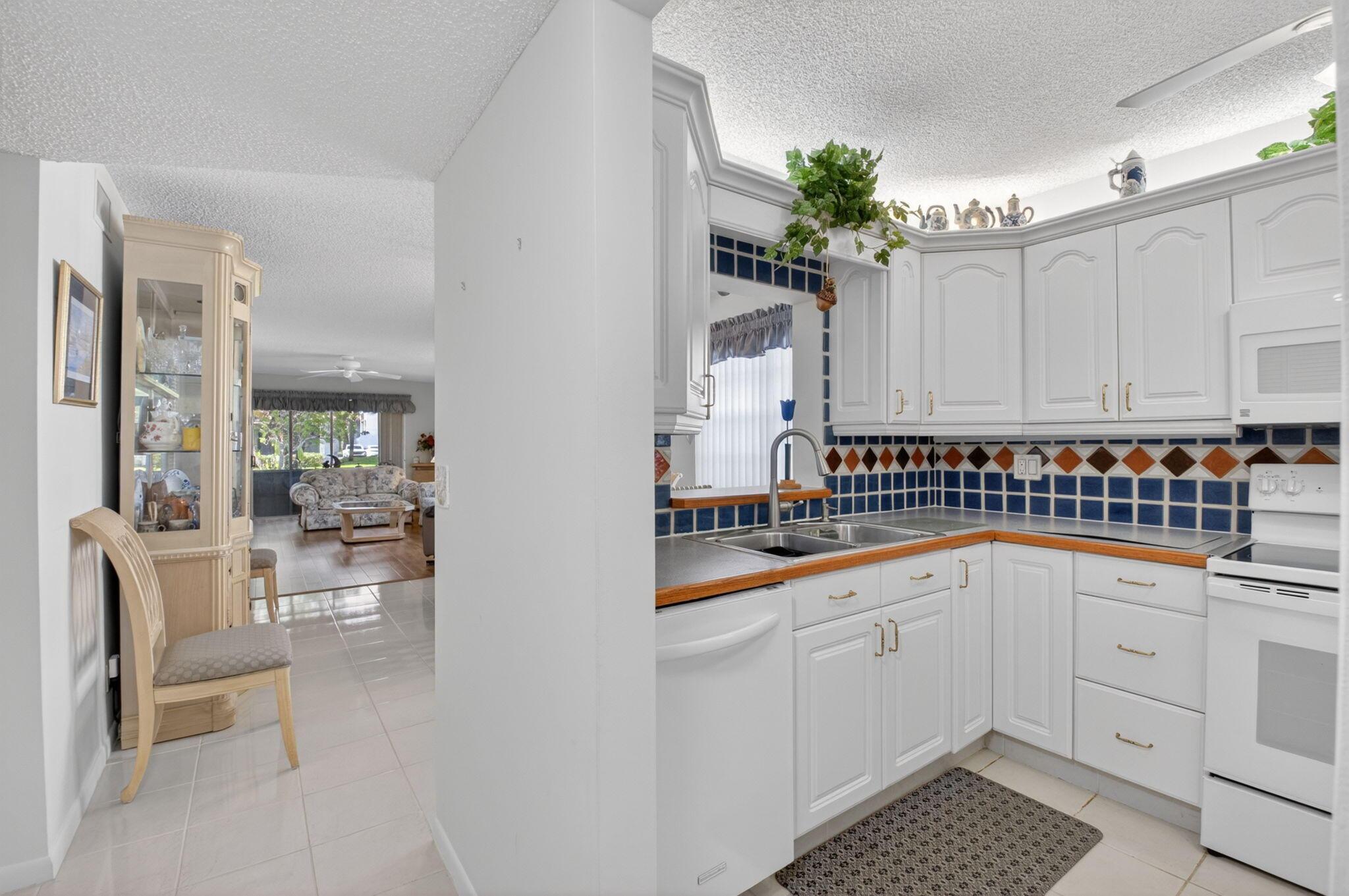 2935 SW 22nd Avenue 108, Delray Beach, FL 33445, Delray Beach - Photo 5