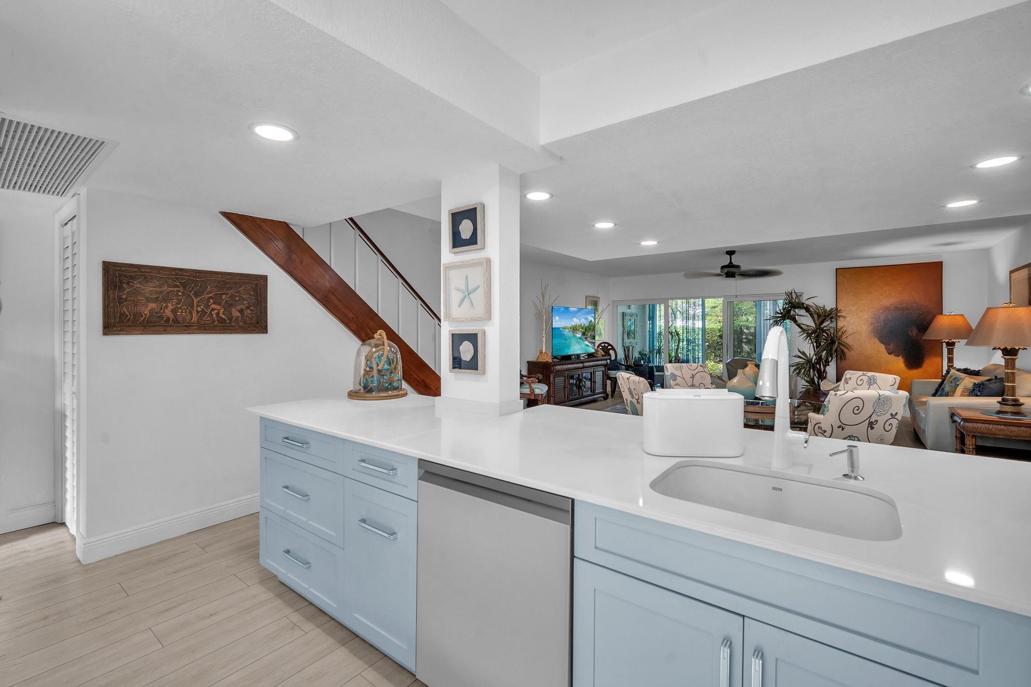 3073 N Palm Aire Drive 3073, Pompano Beach, FL 33069, Pompano Beach - Photo 5