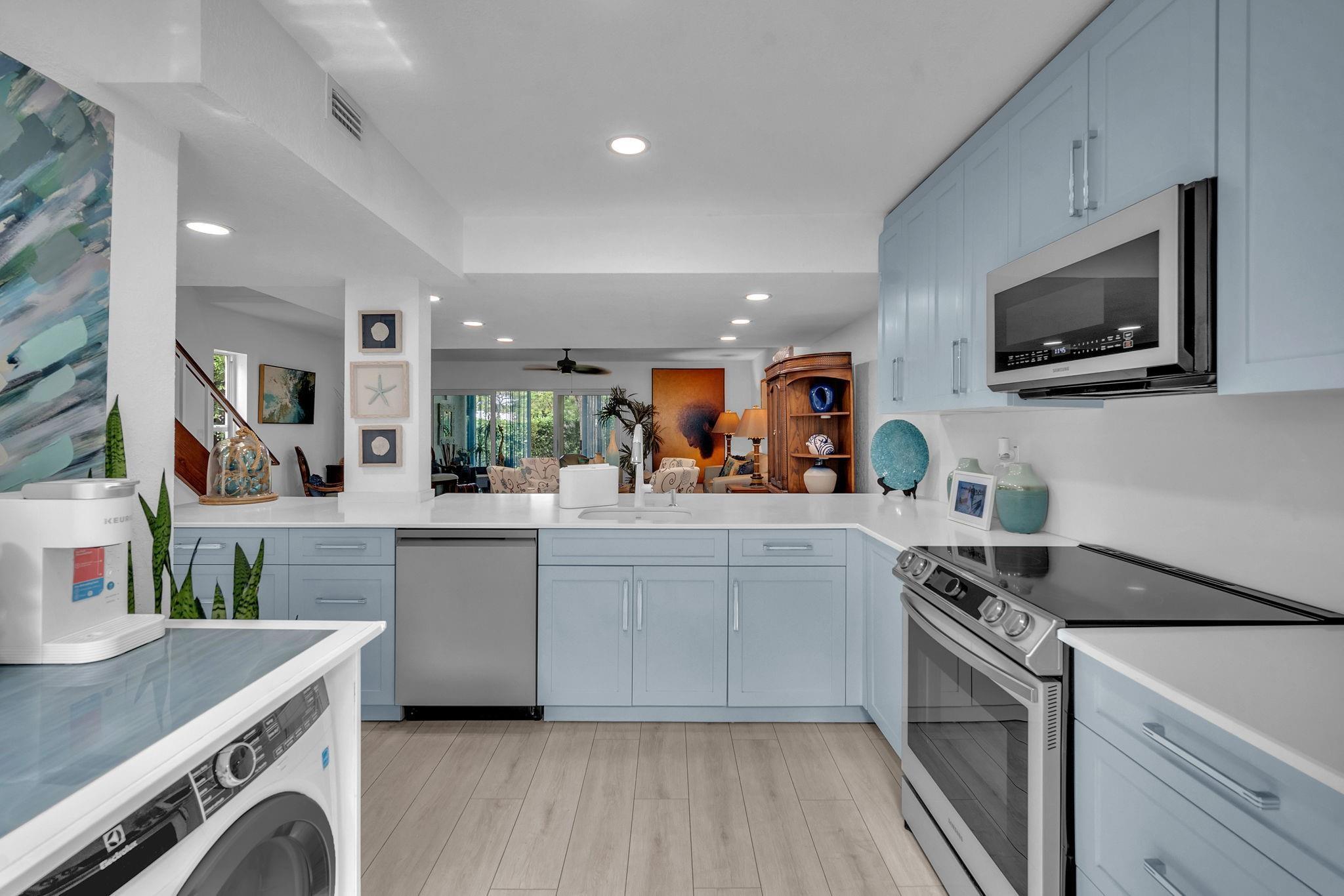 3073 N Palm Aire Drive 3073, Pompano Beach, FL 33069, Pompano Beach - Photo 2