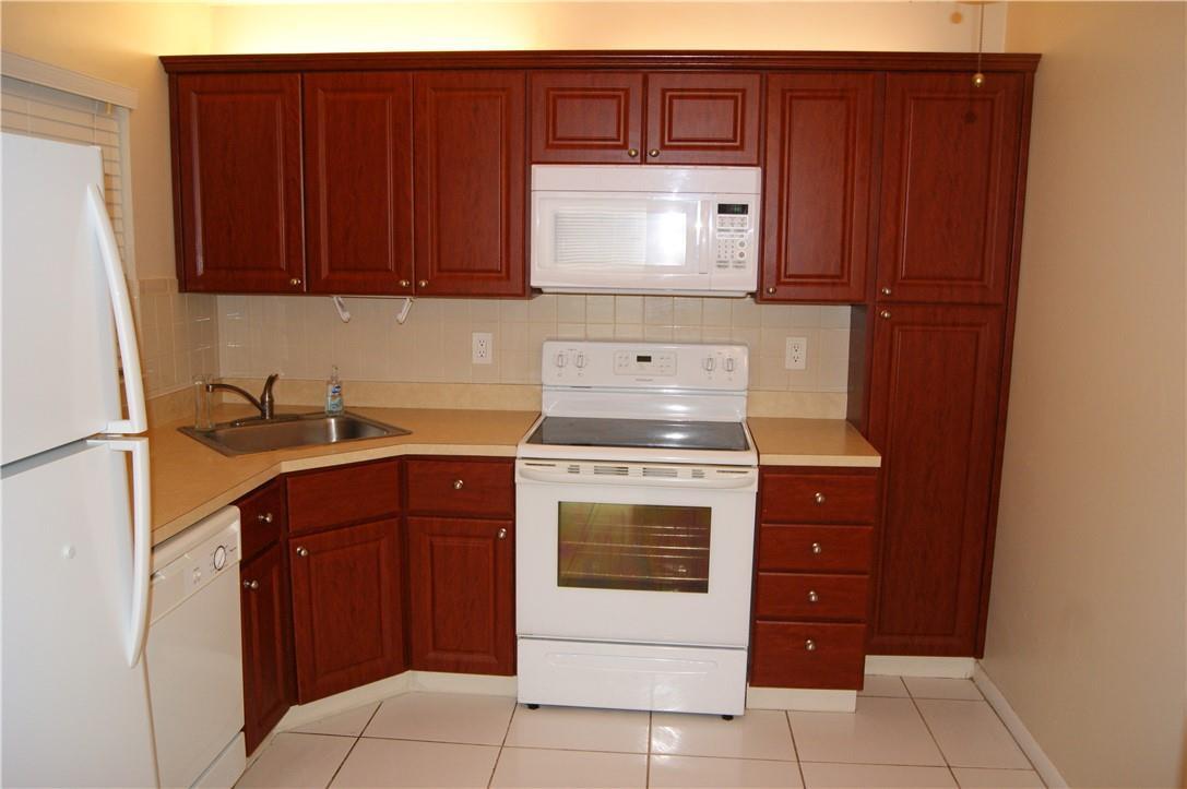 3781 Cocoplum Circle 3579, Coconut Creek, FL 33063, Coconut Creek - Photo 4