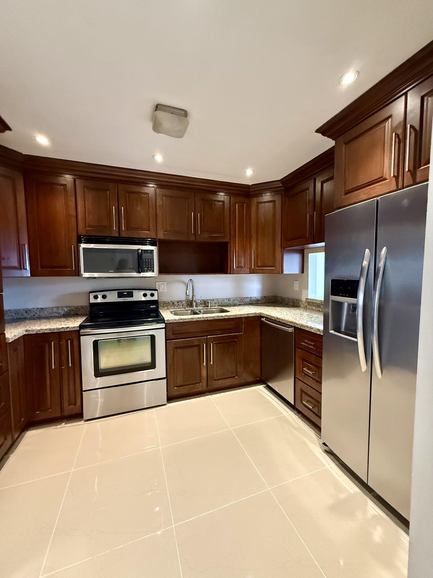 3307 NW 108th Drive 1, Coral Springs, FL 33065, Coral Springs - Photo 4