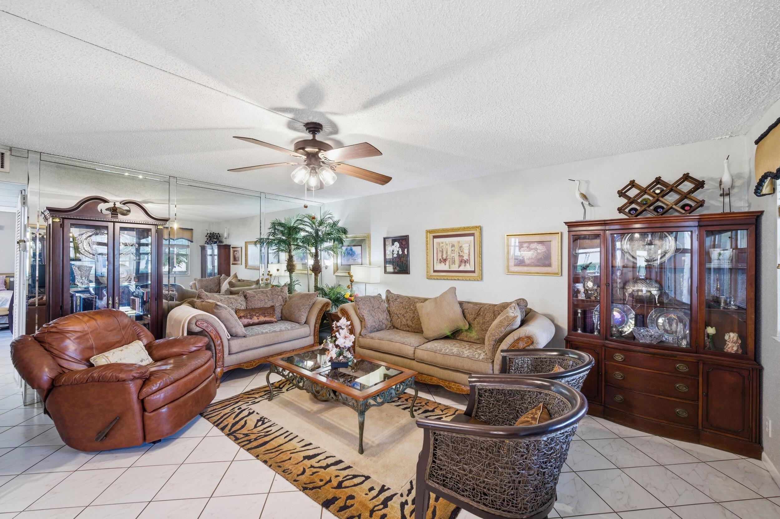 52 Saxony B, Delray Beach, FL 33446, Delray Beach - Photo 4