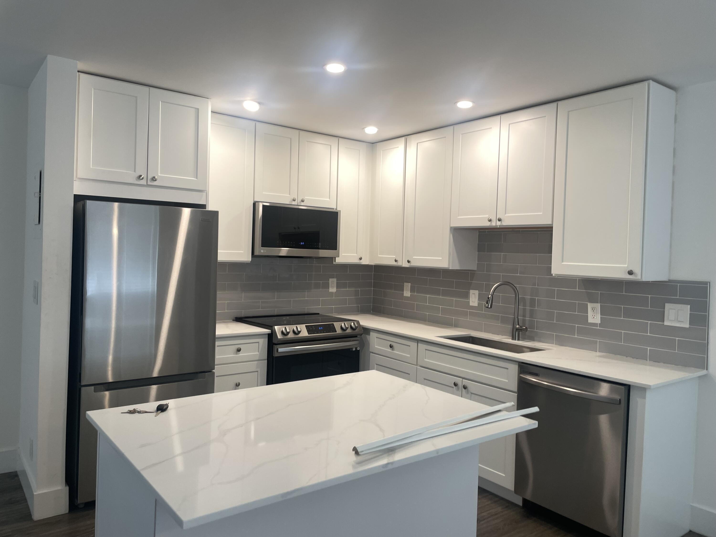 650 N Brittany N 650, Delray Beach, FL 33446, Delray Beach - Photo 3