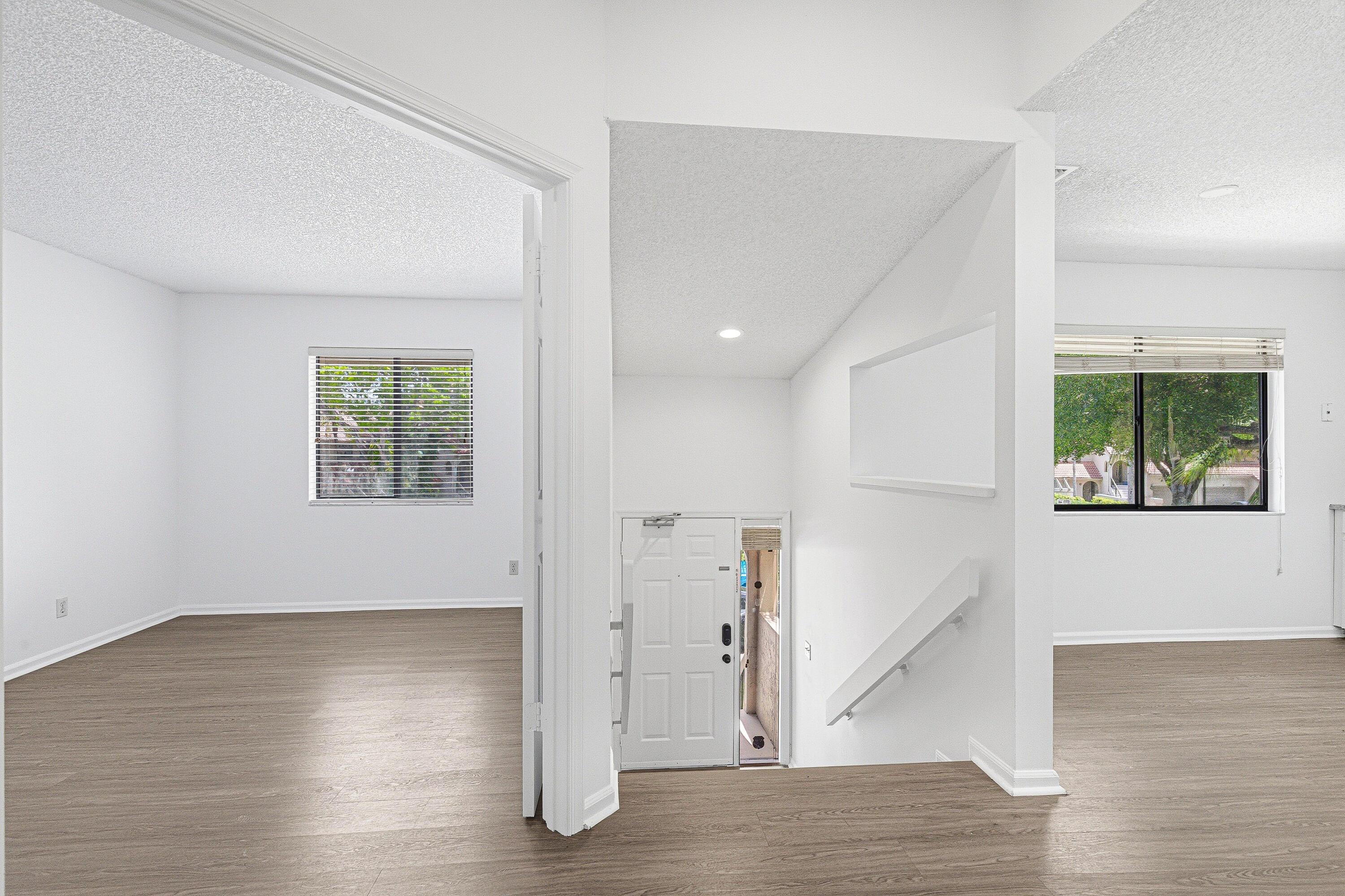 5530 Coach House Circle, Boca Raton, FL 33486, Boca Raton - Photo 5