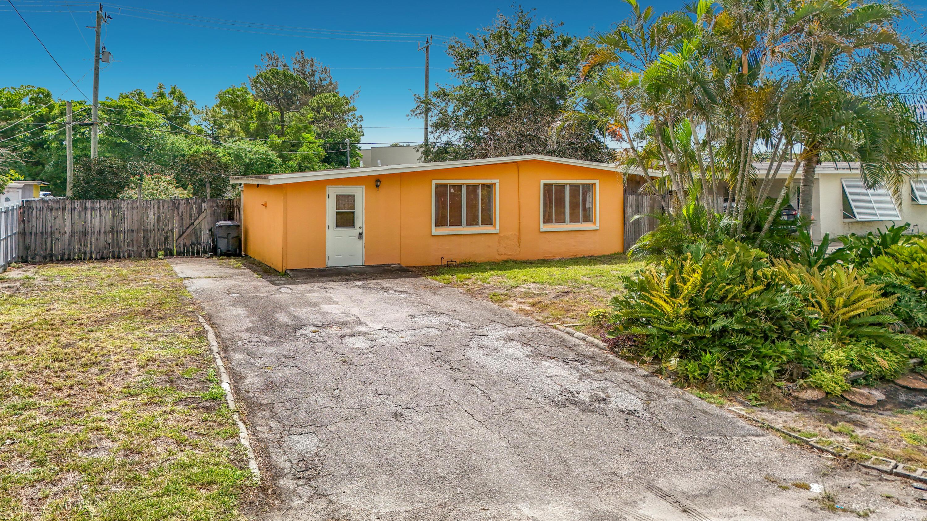 2066 Tarragon Road, West Palm Beach, FL 33415, West Palm Beach - Photo 2