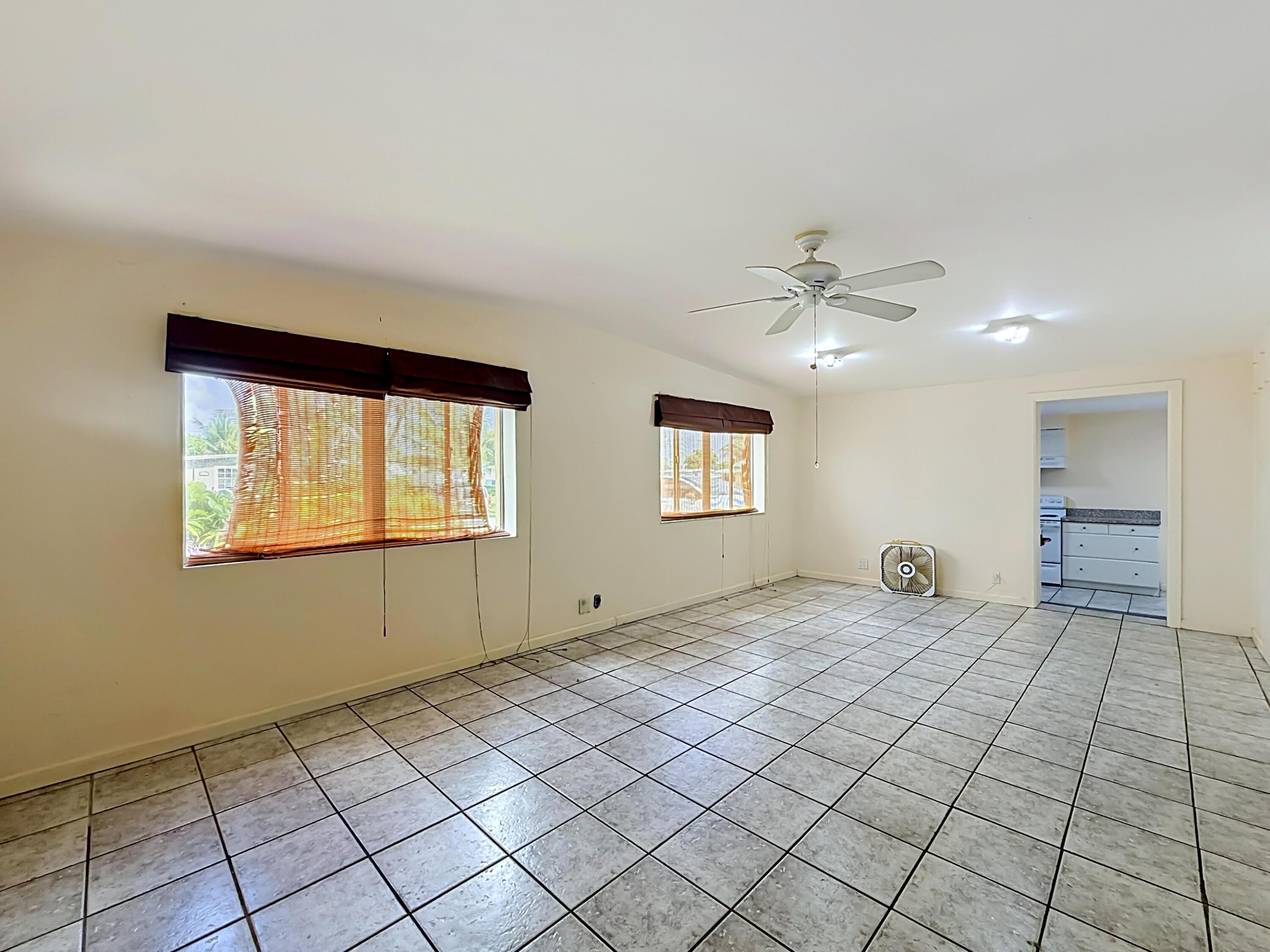 2066 Tarragon Road, West Palm Beach, FL 33415, West Palm Beach - Photo 5