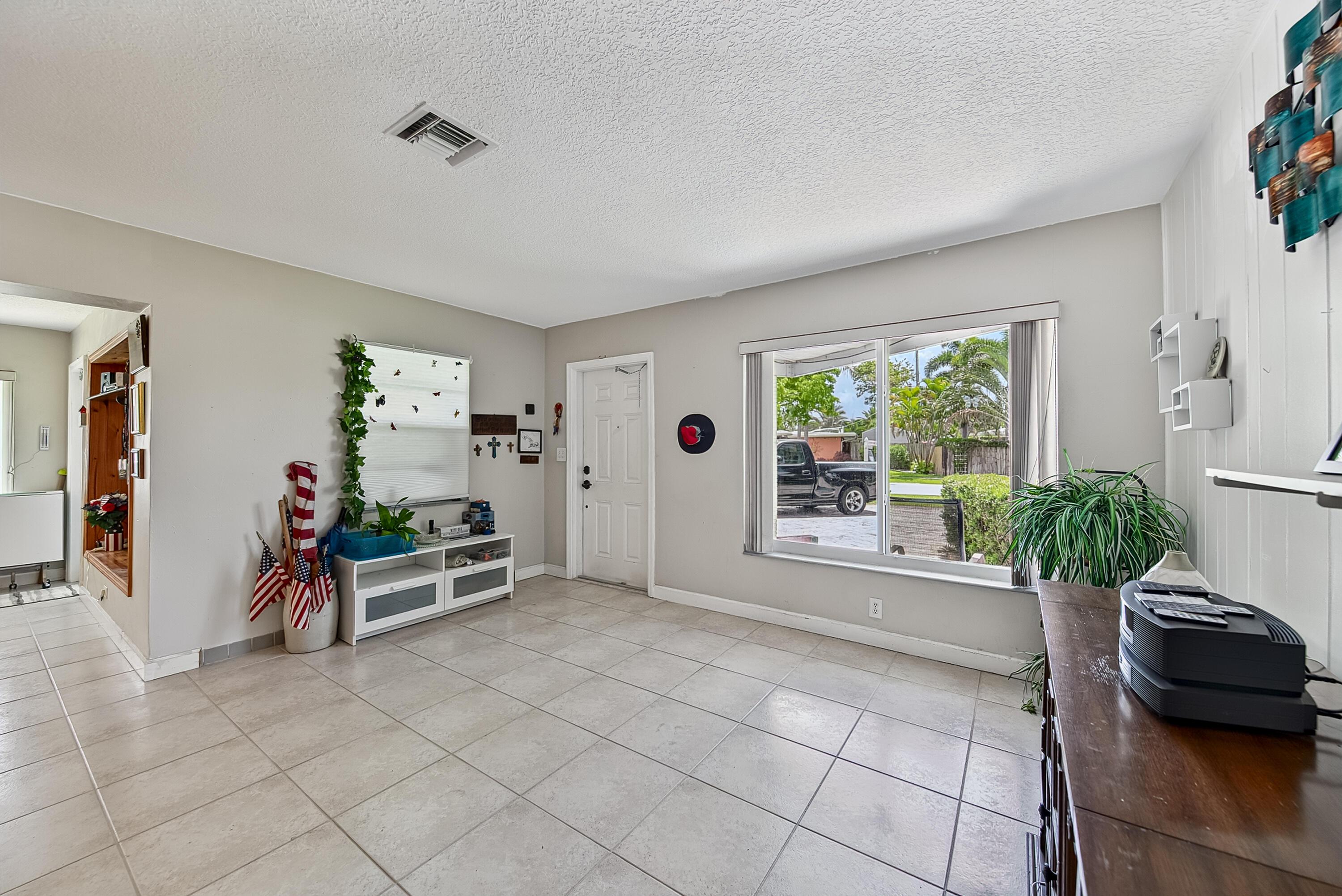 1131 SW 3rd Terrace, Pompano Beach, FL 33060, Pompano Beach - Photo 2