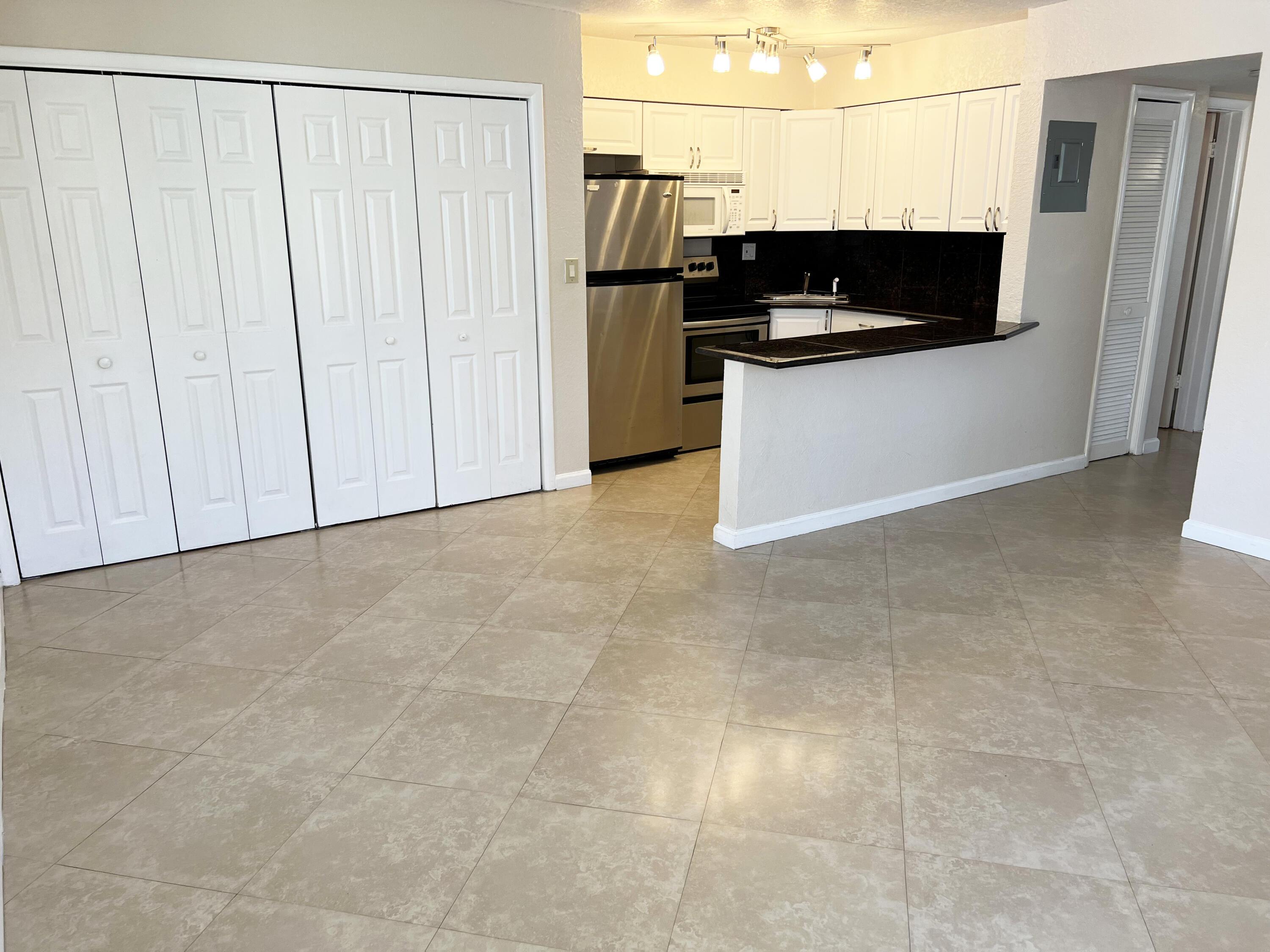 4050 NE 12th Terrace 15-1, Oakland Park, FL 33334, Oakland Park