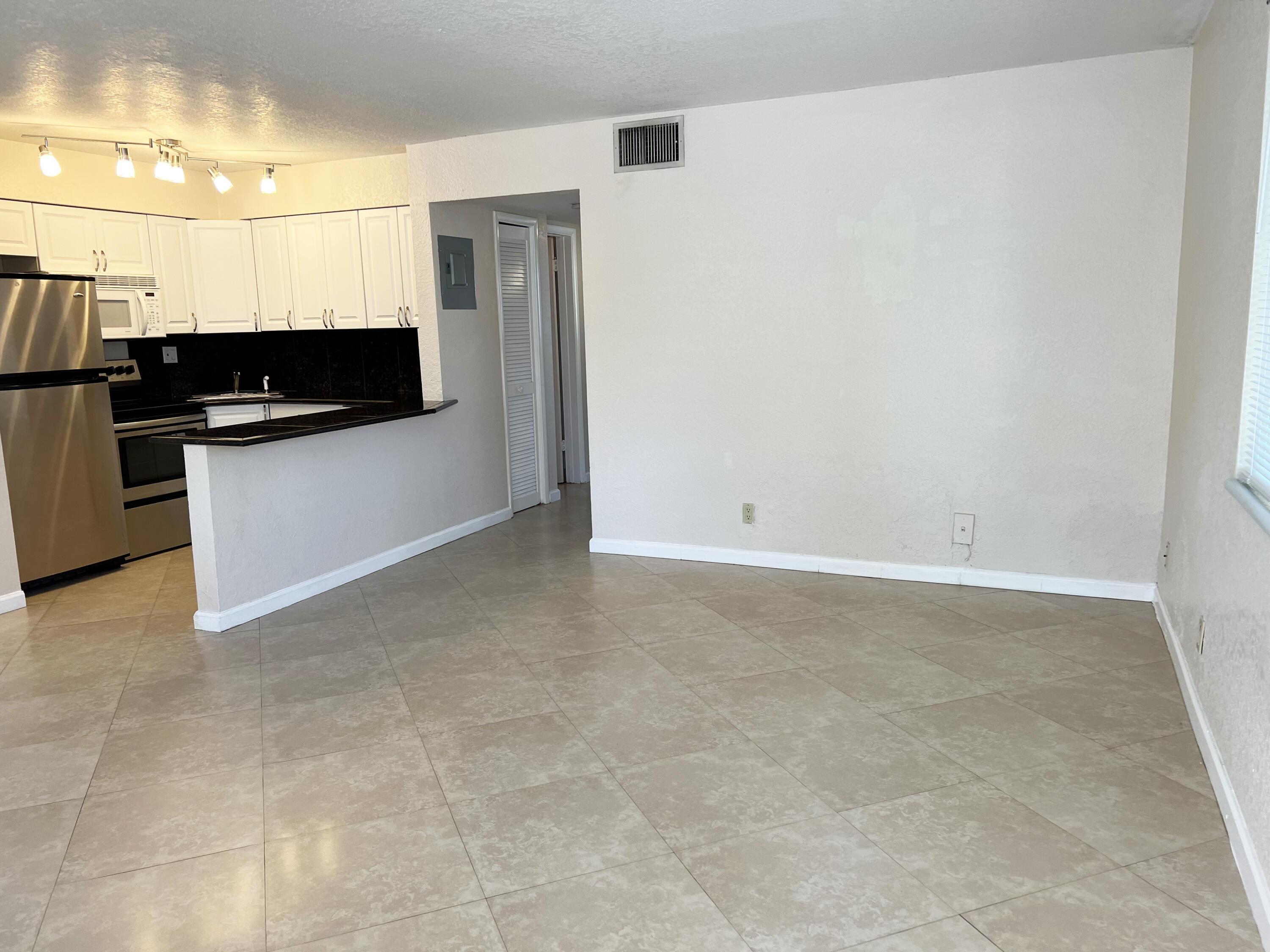 4050 NE 12th Terrace 15-1, Oakland Park, FL 33334, Oakland Park - Photo 4