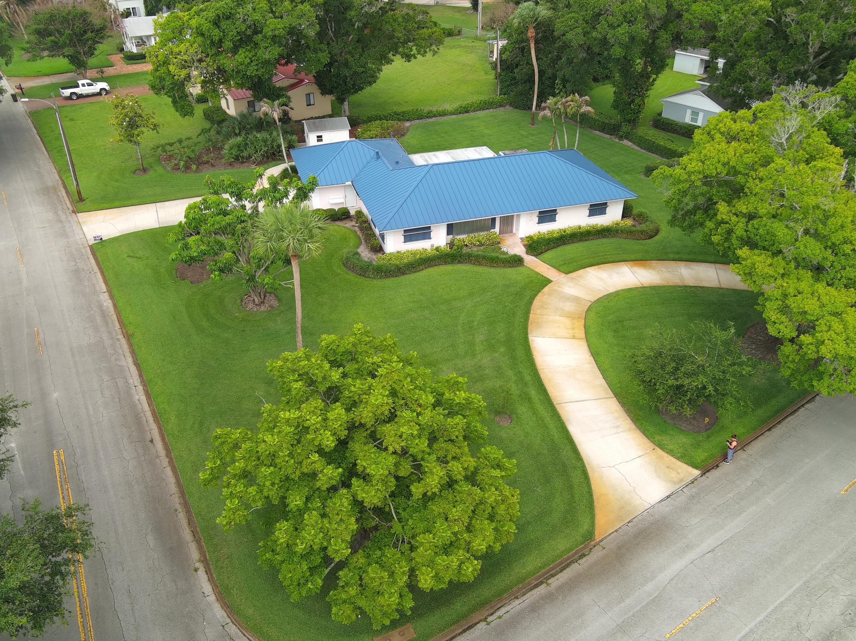 2301 Avalon Avenue, Vero Beach, FL 32960, Vero Beach - Photo 2