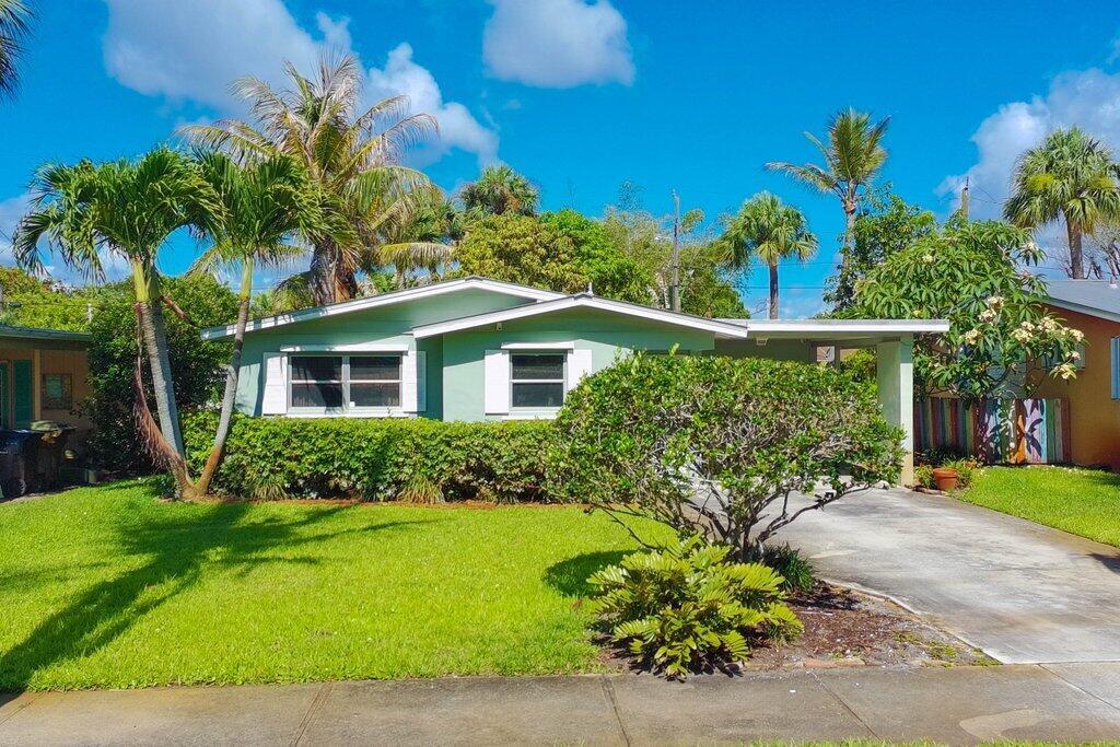 262 SE Monterey Avenue, Stuart, FL 34996, Stuart - Photo 2