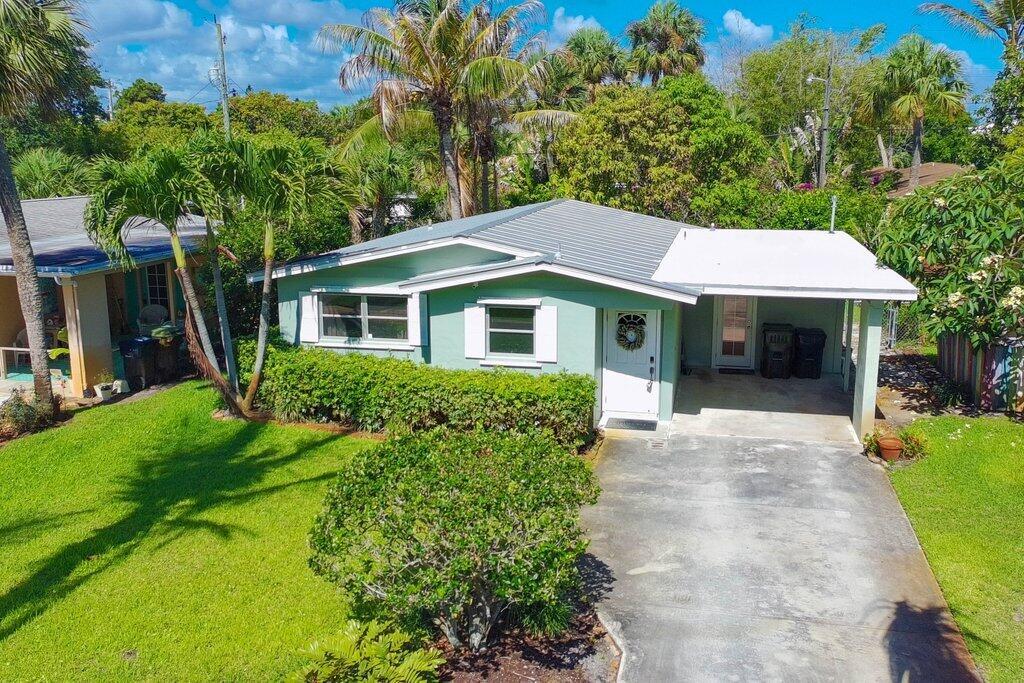 262 SE Monterey Avenue, Stuart, FL 34996, Stuart - Photo 3