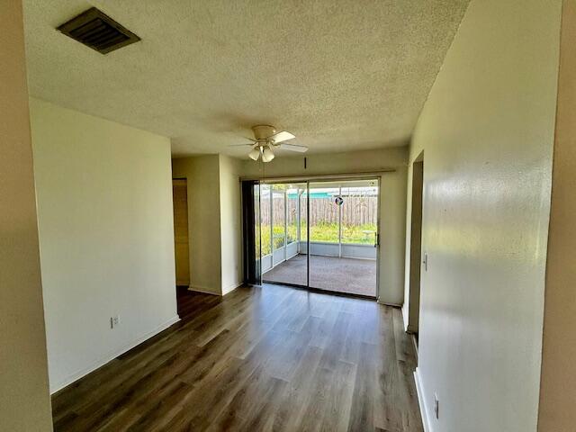 717 SE Alamanda Circle, Stuart, FL 34996, Stuart - Photo 3