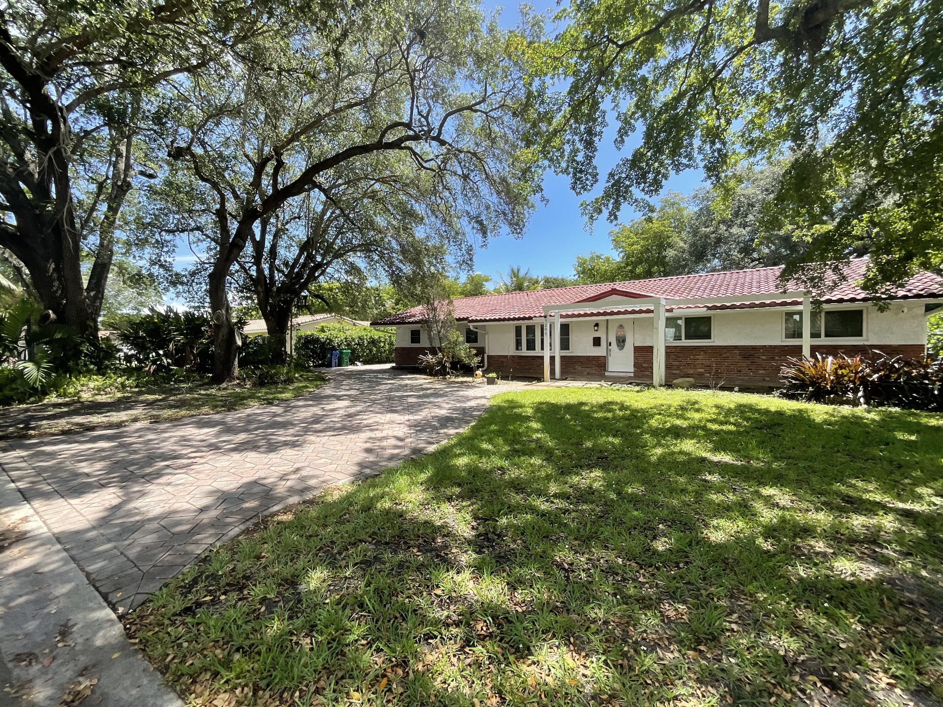 3205 NW 87th Avenue, Coral Springs, FL 33065, Coral Springs - Photo 2