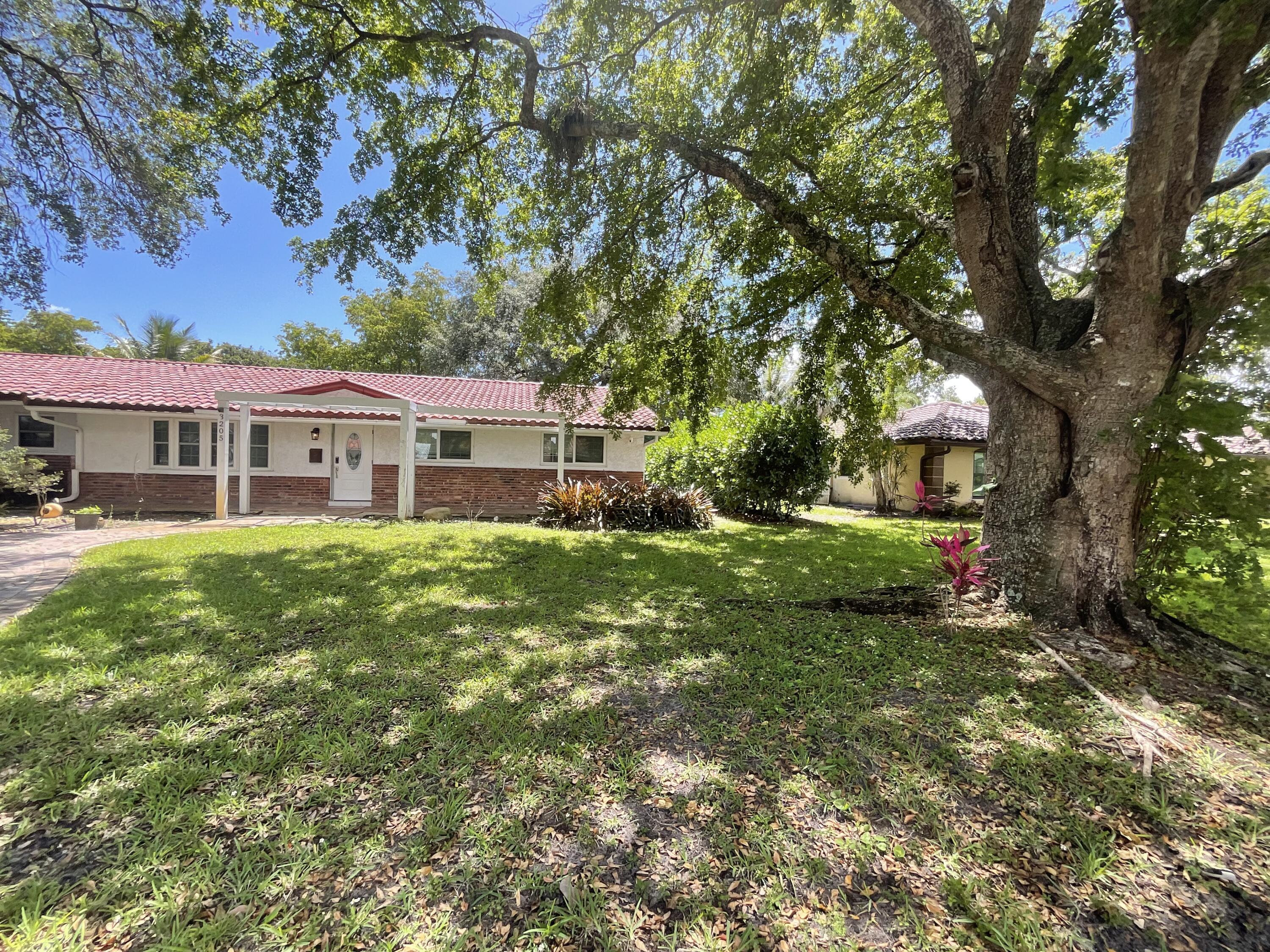 3205 NW 87th Avenue, Coral Springs, FL 33065, Coral Springs - Photo 3