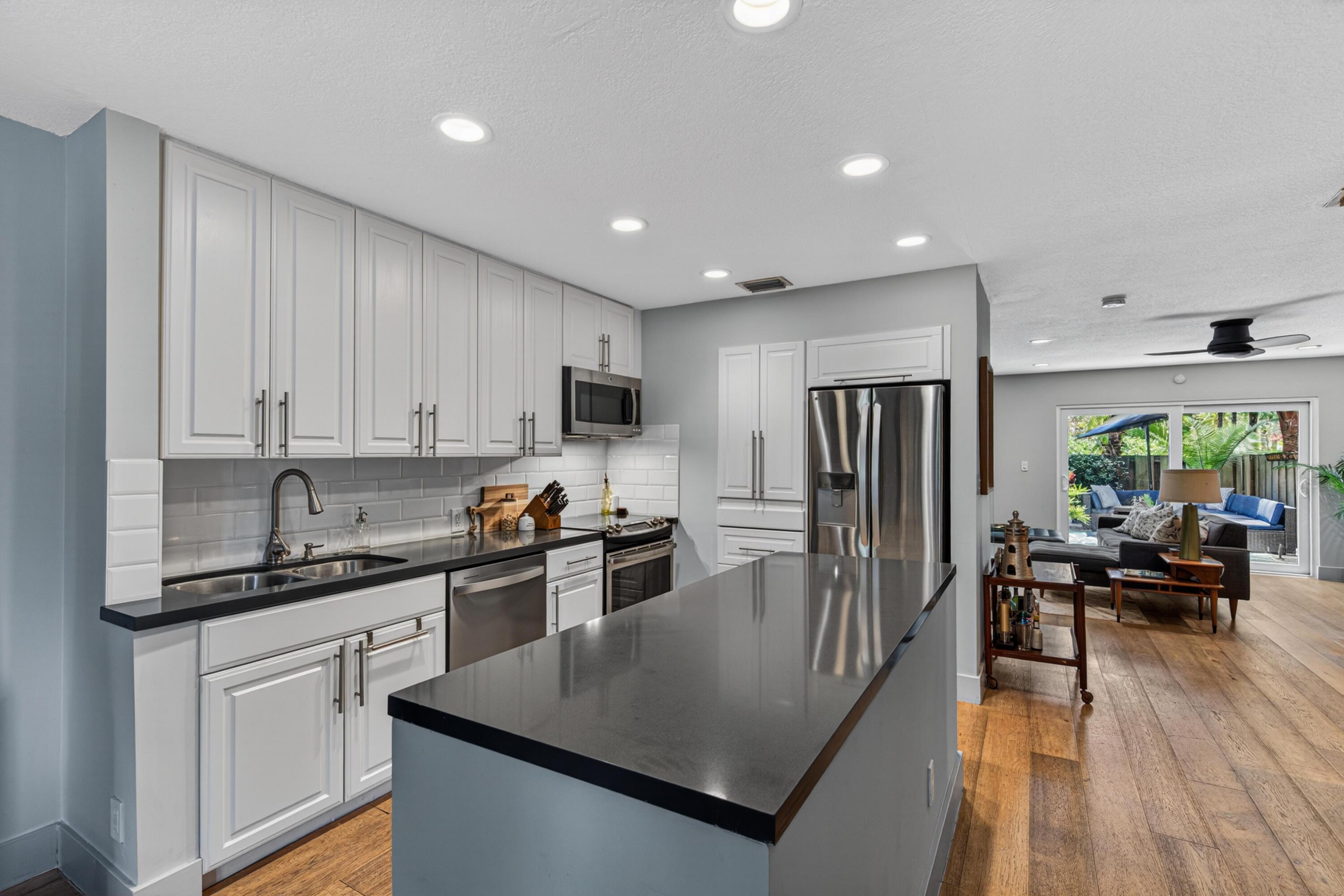 200 NE 17th Court Unit 801, Fort Lauderdale, FL 33305, Fort Lauderdale - Photo 3