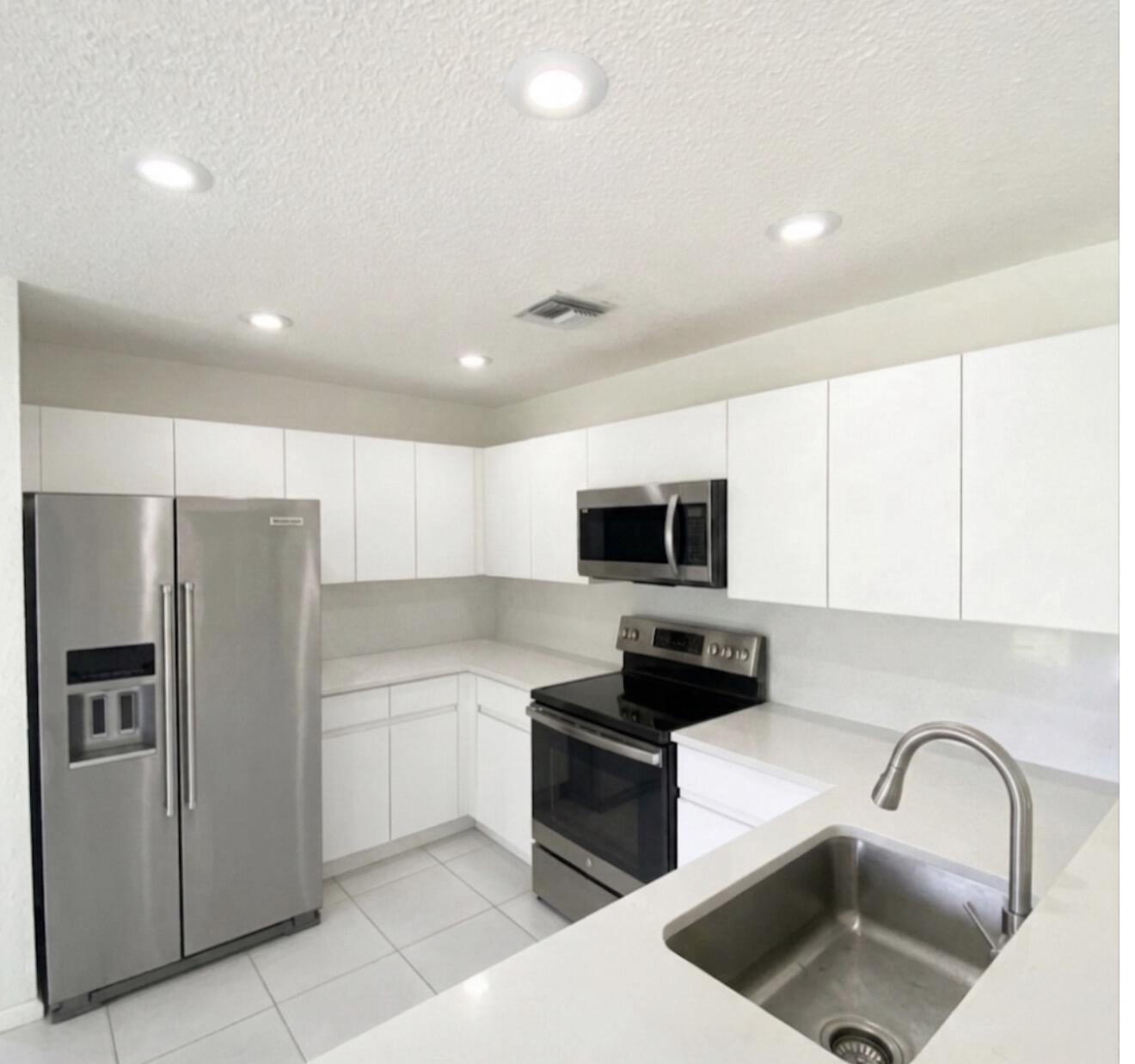 10533 Mendocino Lane, Boca Raton, FL 33428, Boca Raton - Photo 4