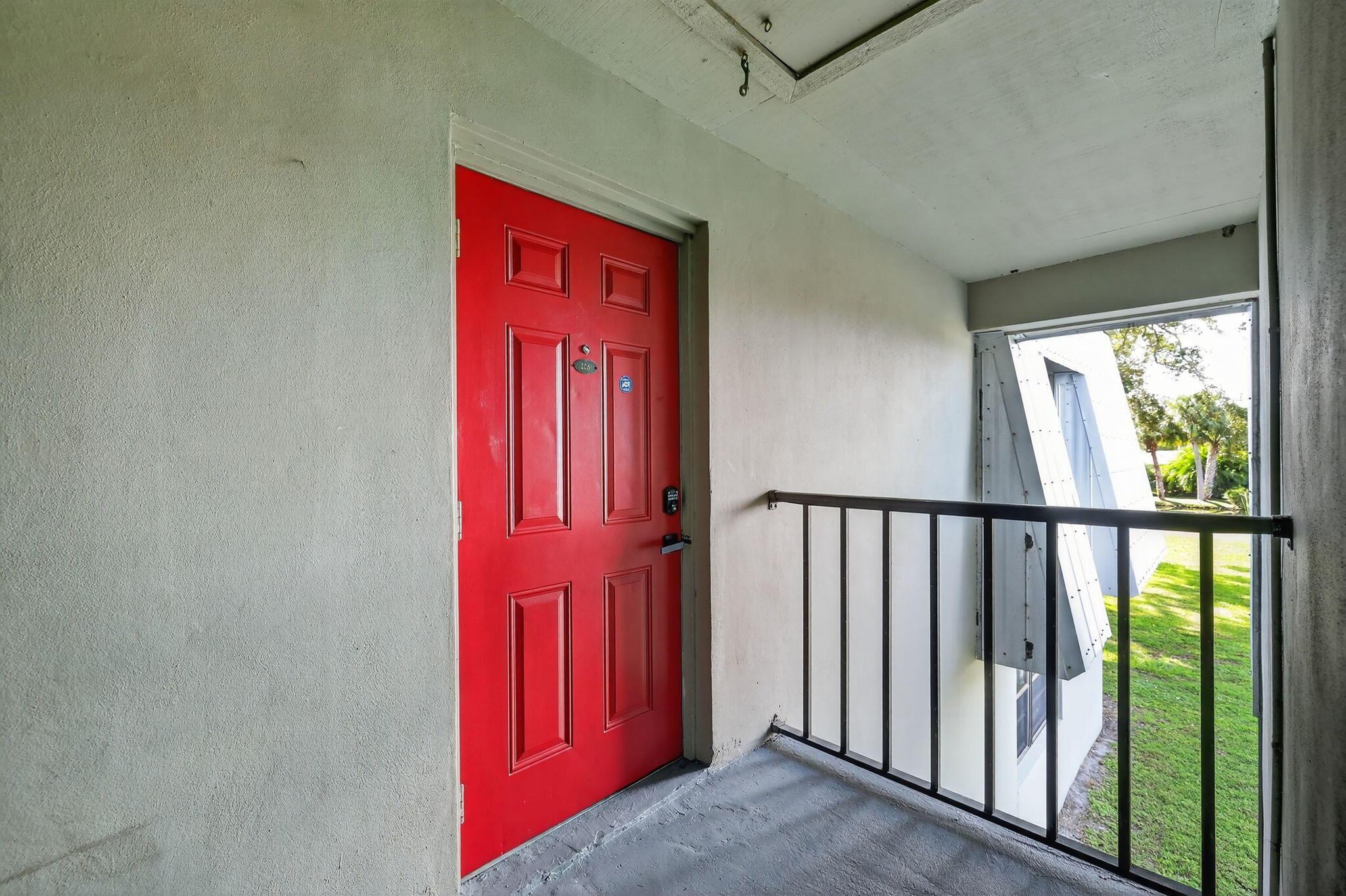 2513 S 17th Street 206, Fort Pierce, FL 34982, Fort Pierce - Photo 2
