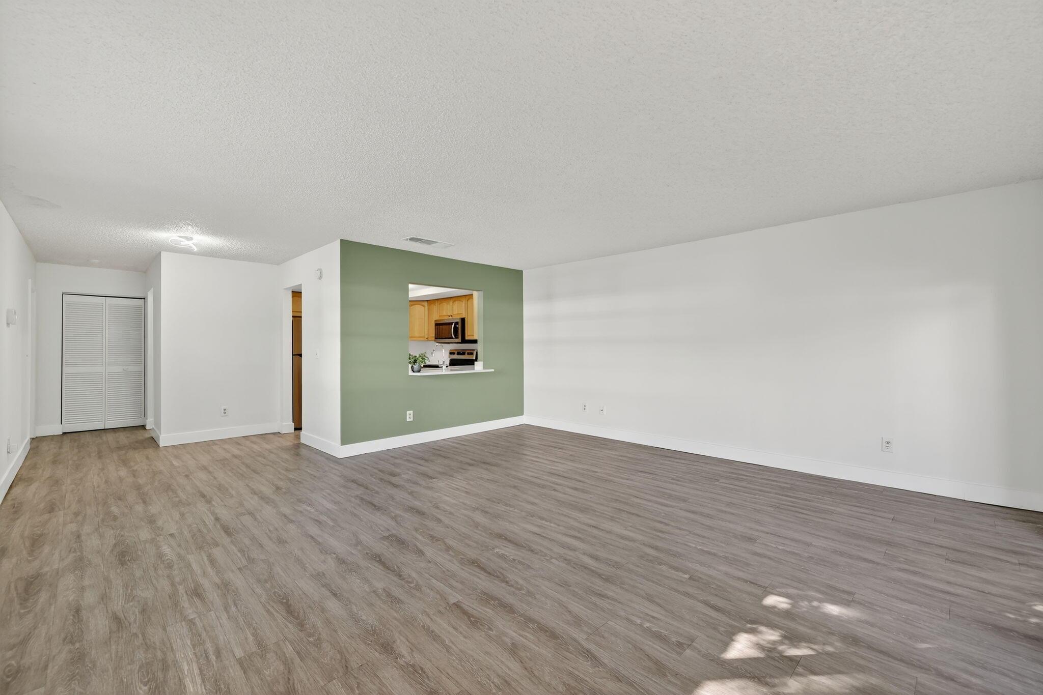 2513 S 17th Street 206, Fort Pierce, FL 34982, Fort Pierce - Photo 3