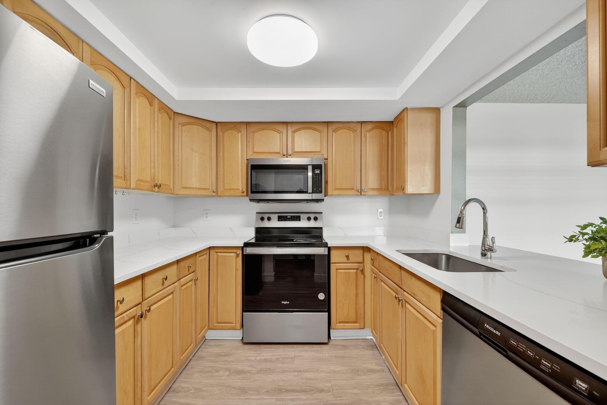 2513 S 17th Street 206, Fort Pierce, FL 34982, Fort Pierce