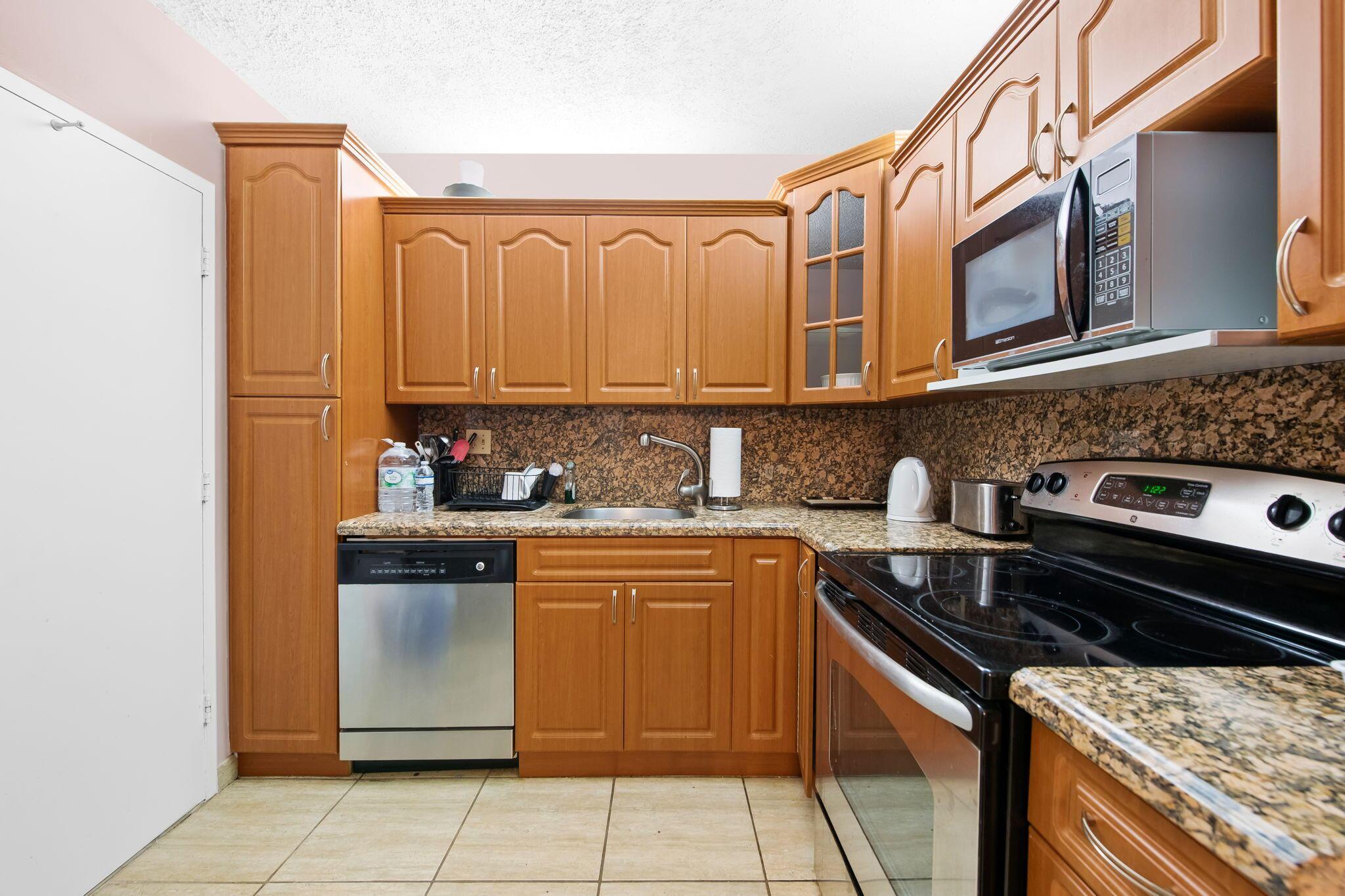 3725 S Ocean Drive 420, Hollywood, FL 33019, Hollywood - Photo 4
