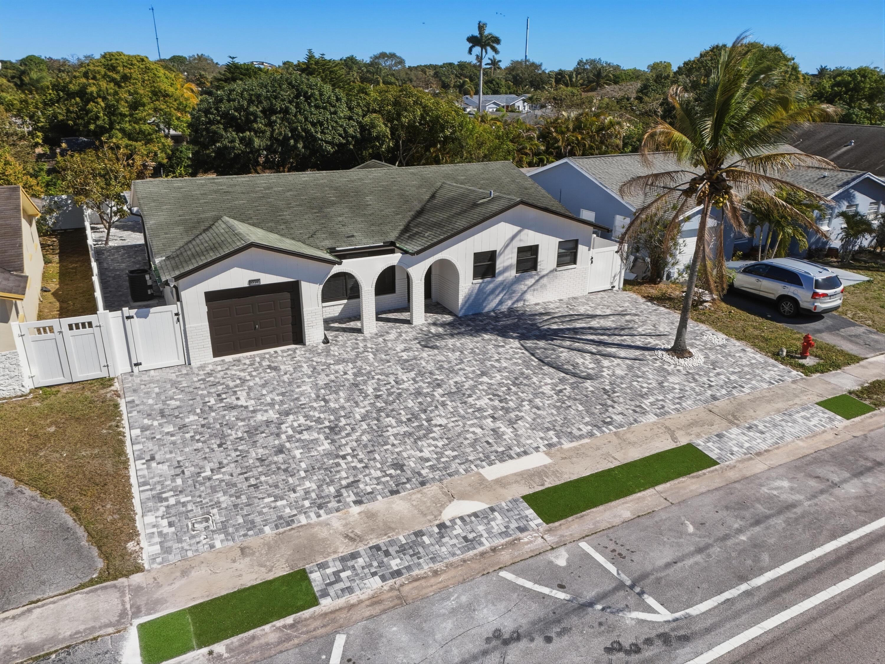 22390 SW 66th Avenue, Boca Raton, FL 33428, Boca Raton - Photo 4