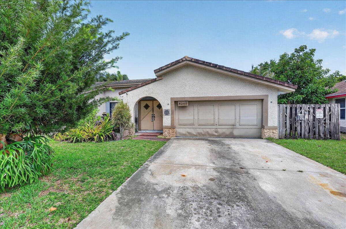 4240 NW 74th Avenue, Lauderhill, FL 33319, Lauderhill - Photo 2