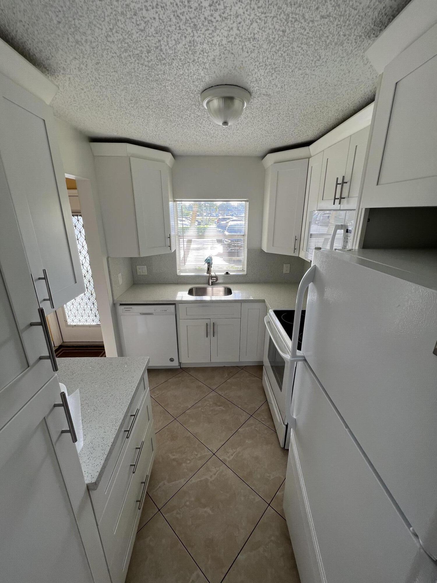 9949 Sandalfoot Boulevard Apt 514, Boca Raton, FL 33428, Boca Raton - Photo 4