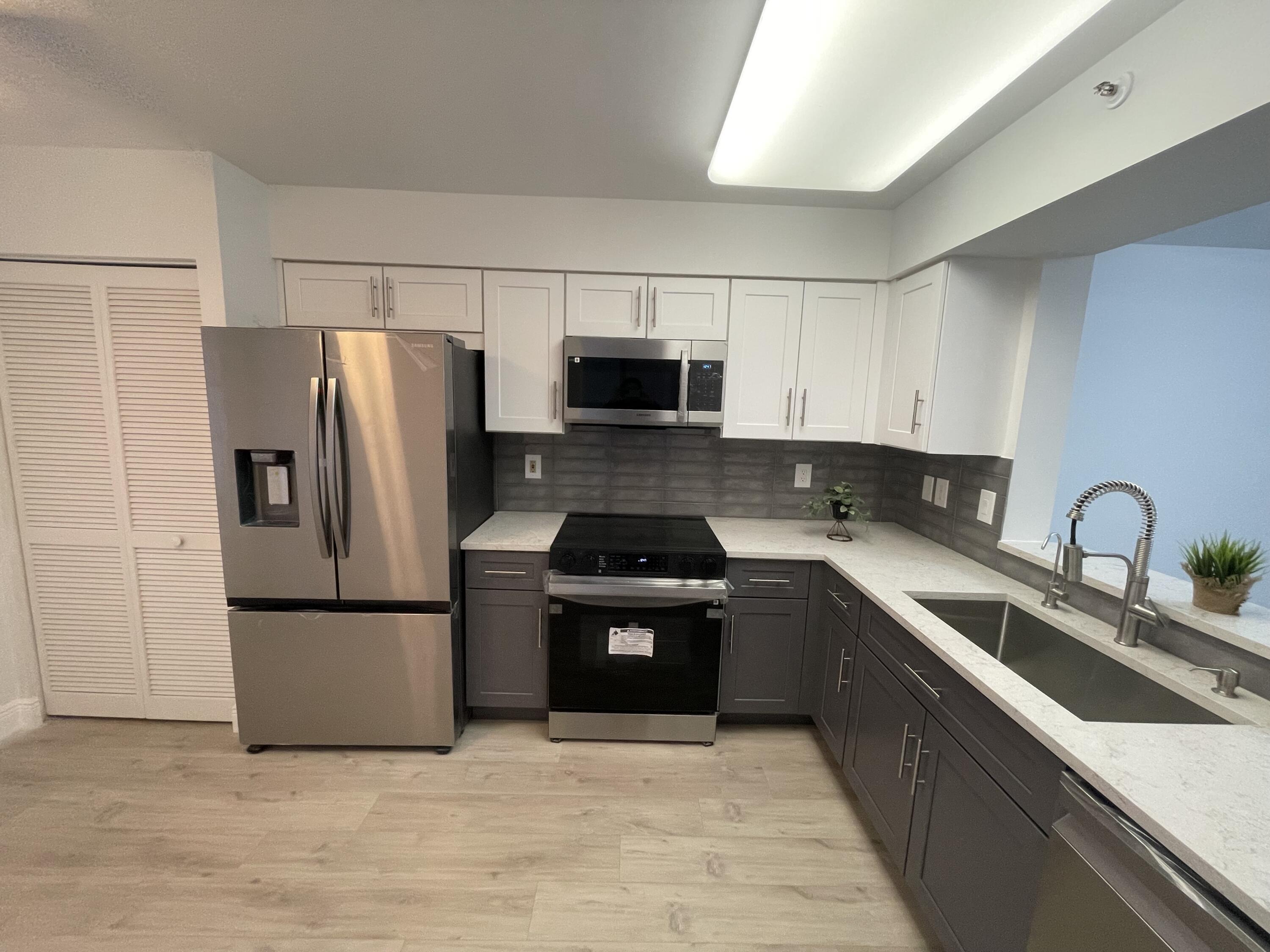 14111 Royal Vista Drive 202, Delray Beach, FL 33484, Delray Beach - Photo 3