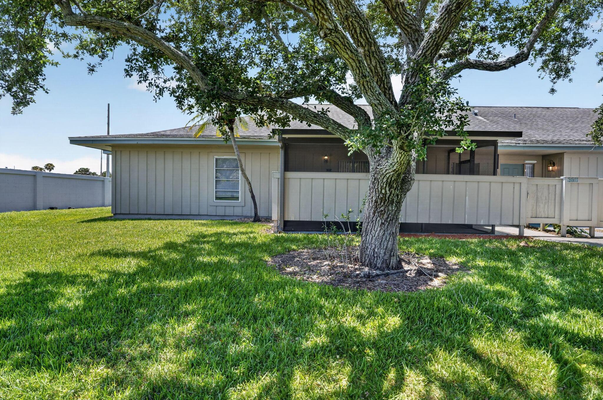 3911 NW Cinnamon Tree Circle, Jensen Beach, FL 34957, Jensen Beach - Photo 2