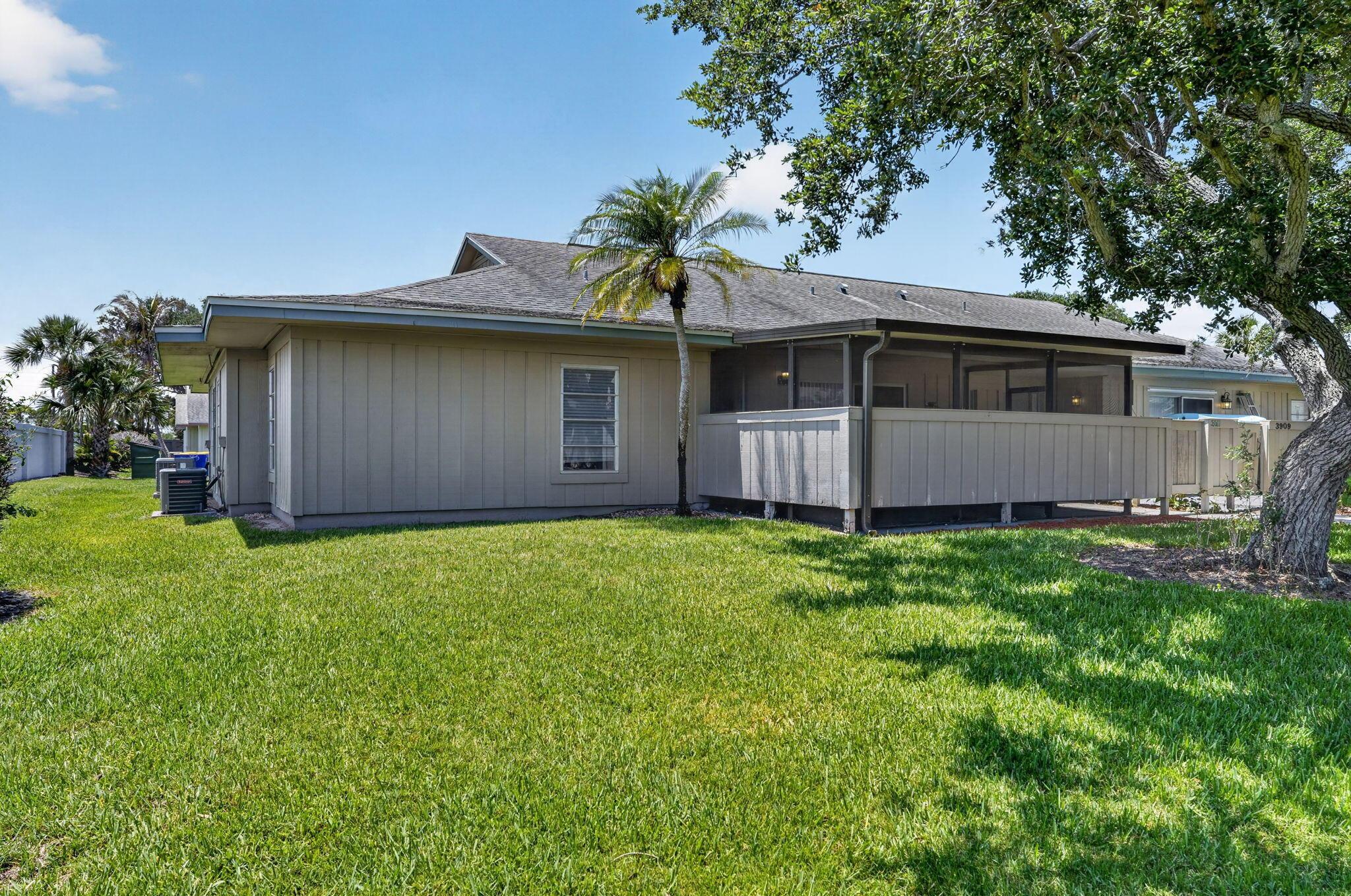 3911 NW Cinnamon Tree Circle, Jensen Beach, FL 34957, Jensen Beach - Photo 3