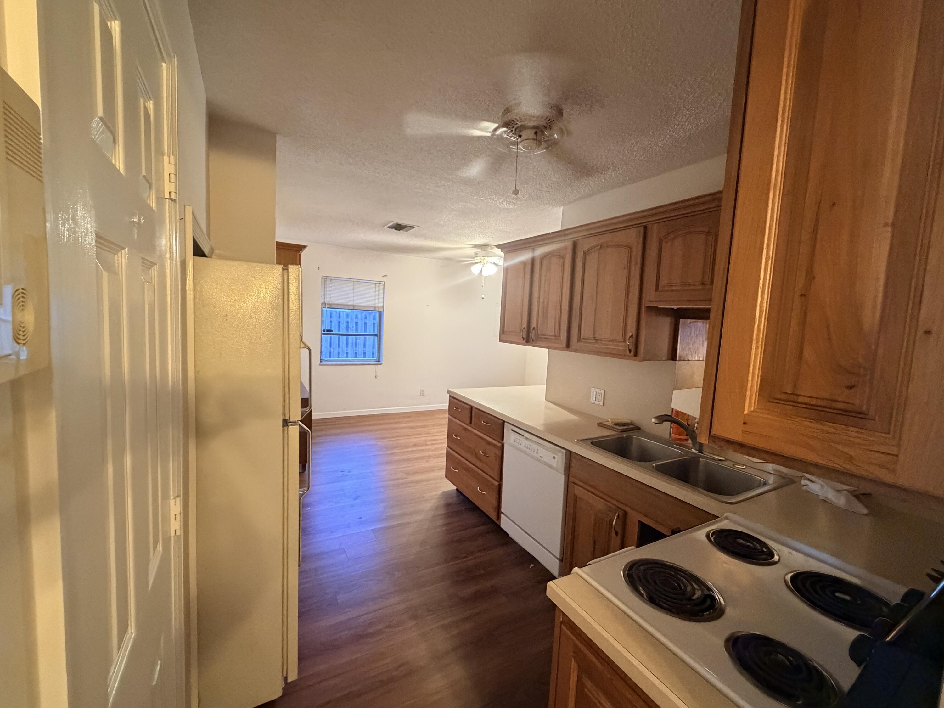 270 SE 6th Street, Pompano Beach, FL 33060, Pompano Beach - Photo 4