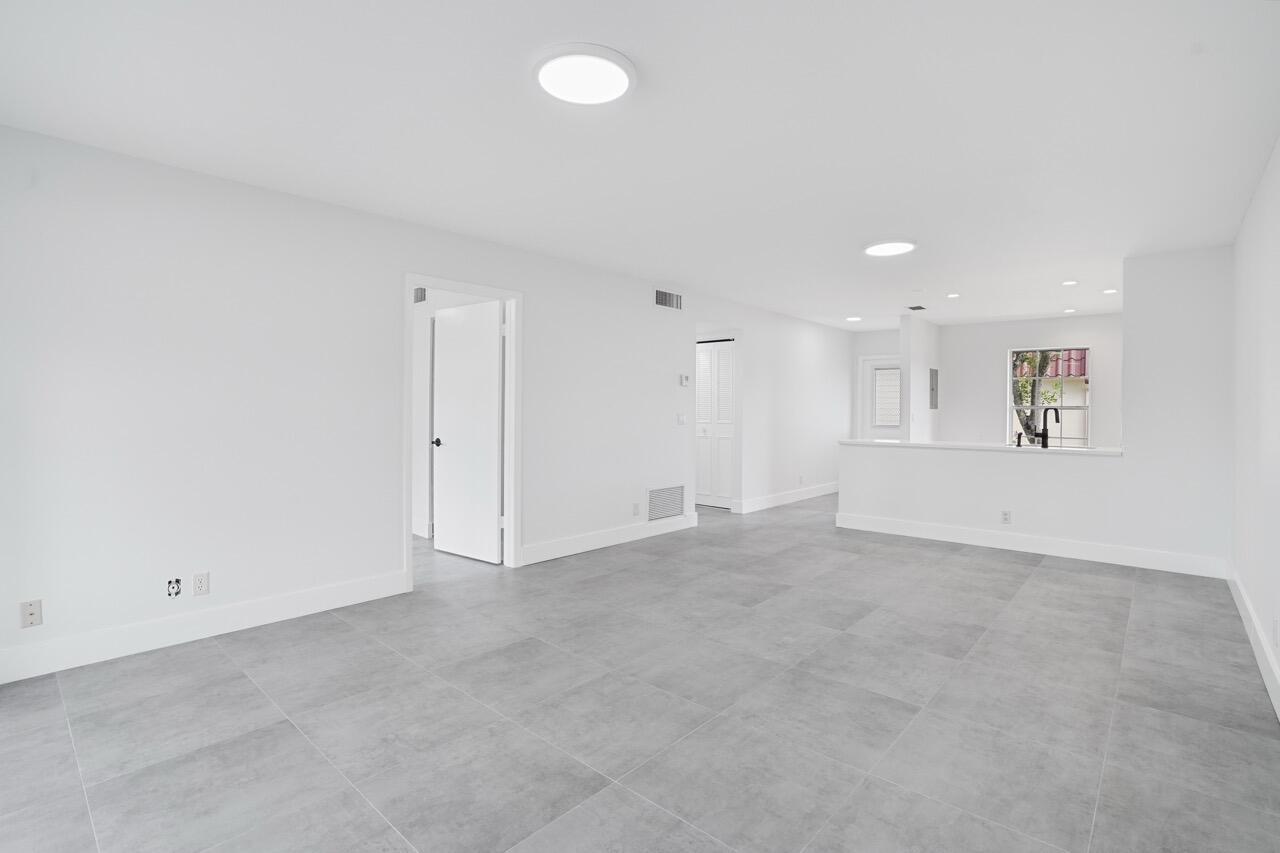 737 Nantucket Circle B, Lake Worth, FL 33467, Lake Worth - Photo 3