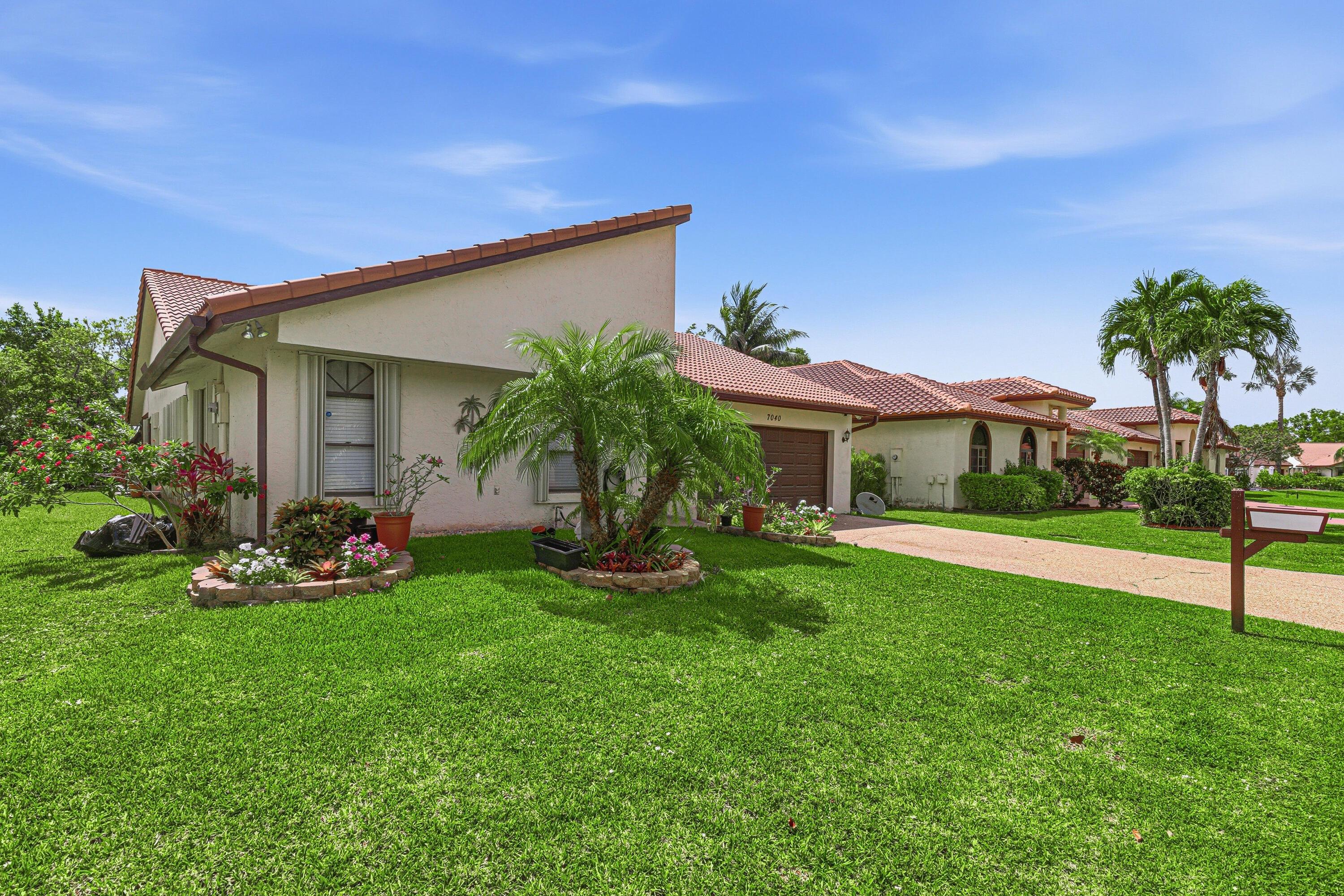 7040 Golf Pointe Circle, Tamarac, FL 33321, Tamarac - Photo 5