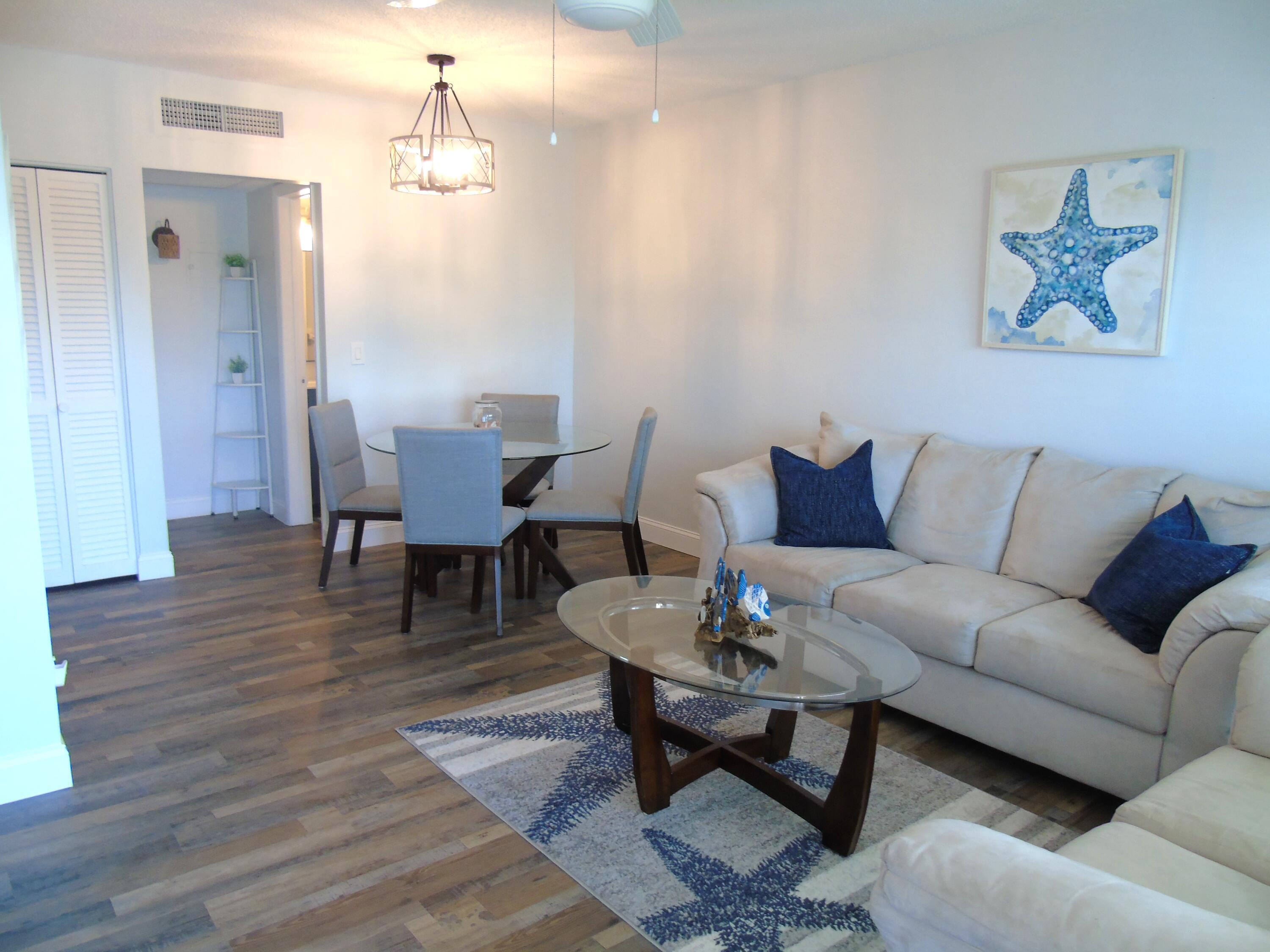 309 Circle Drive S 204, Boynton Beach, FL 33435, Boynton Beach - Photo 4