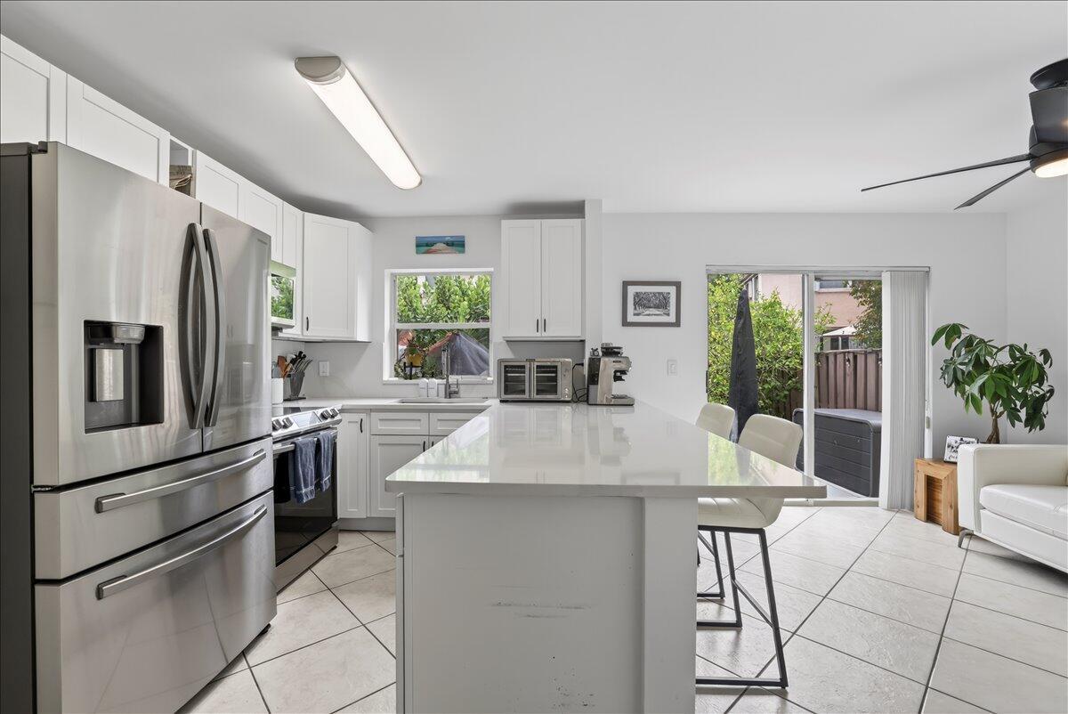10870 NW 12th Drive, Plantation, FL 33322, Plantation - Photo 3