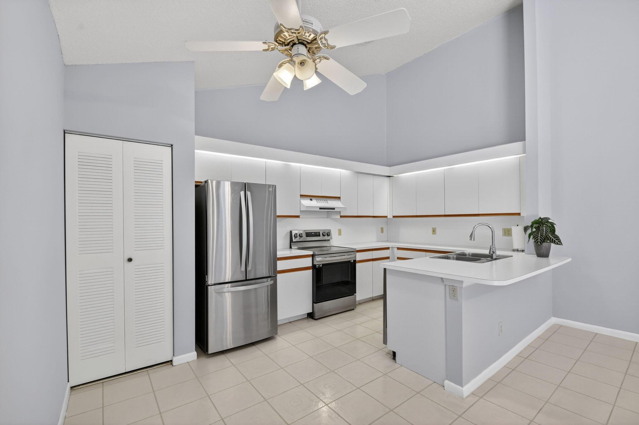1604 Timberlane Circle, Greenacres, FL 33463, Greenacres - Photo 4