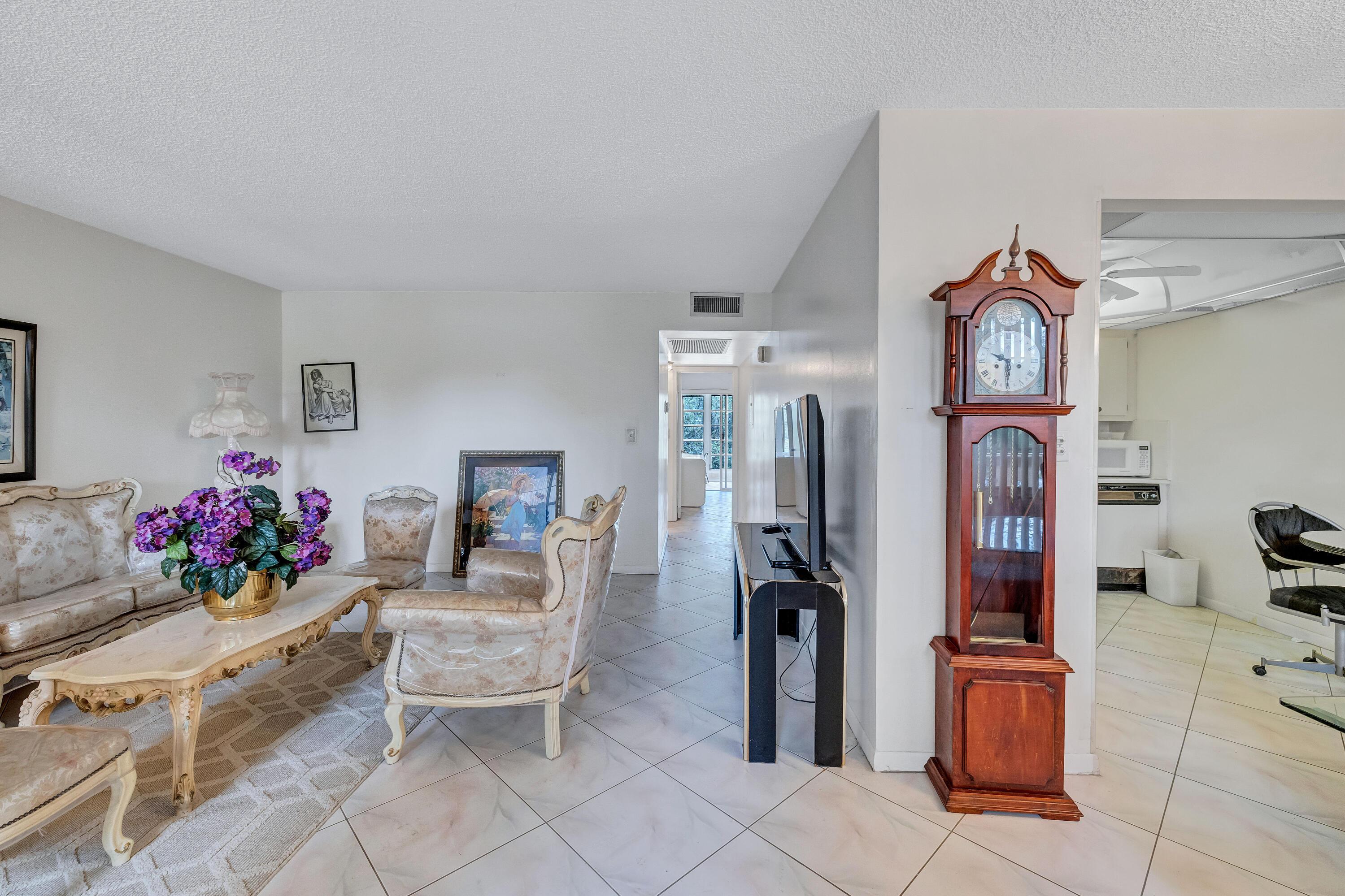 1902 Bermuda Circle L2, Coconut Creek, FL 33066, Coconut Creek - Photo 3