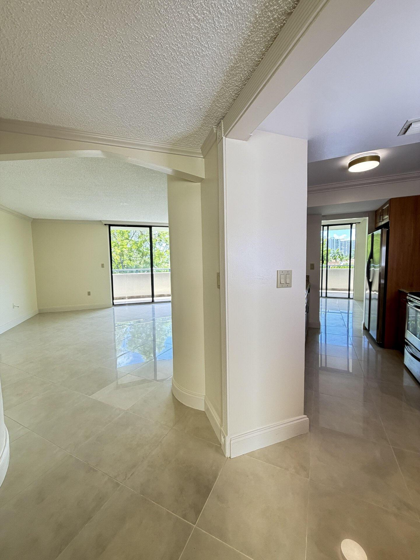 21085 NE 34th Avenue 404-1, Aventura, FL 33180, Aventura - Photo 4