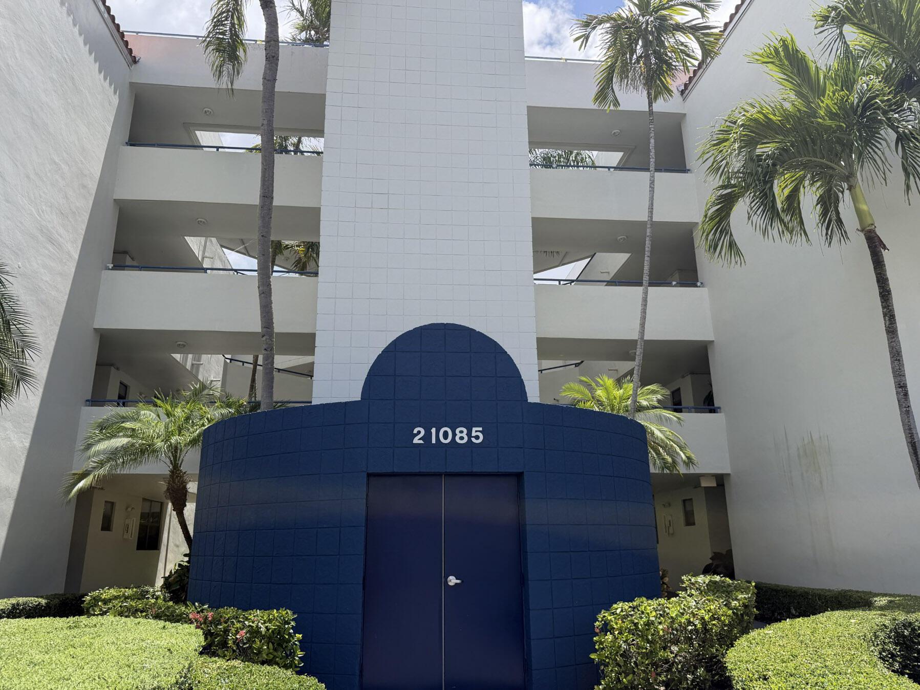21085 NE 34th Avenue 404-1, Aventura, FL 33180, Aventura - Photo 2